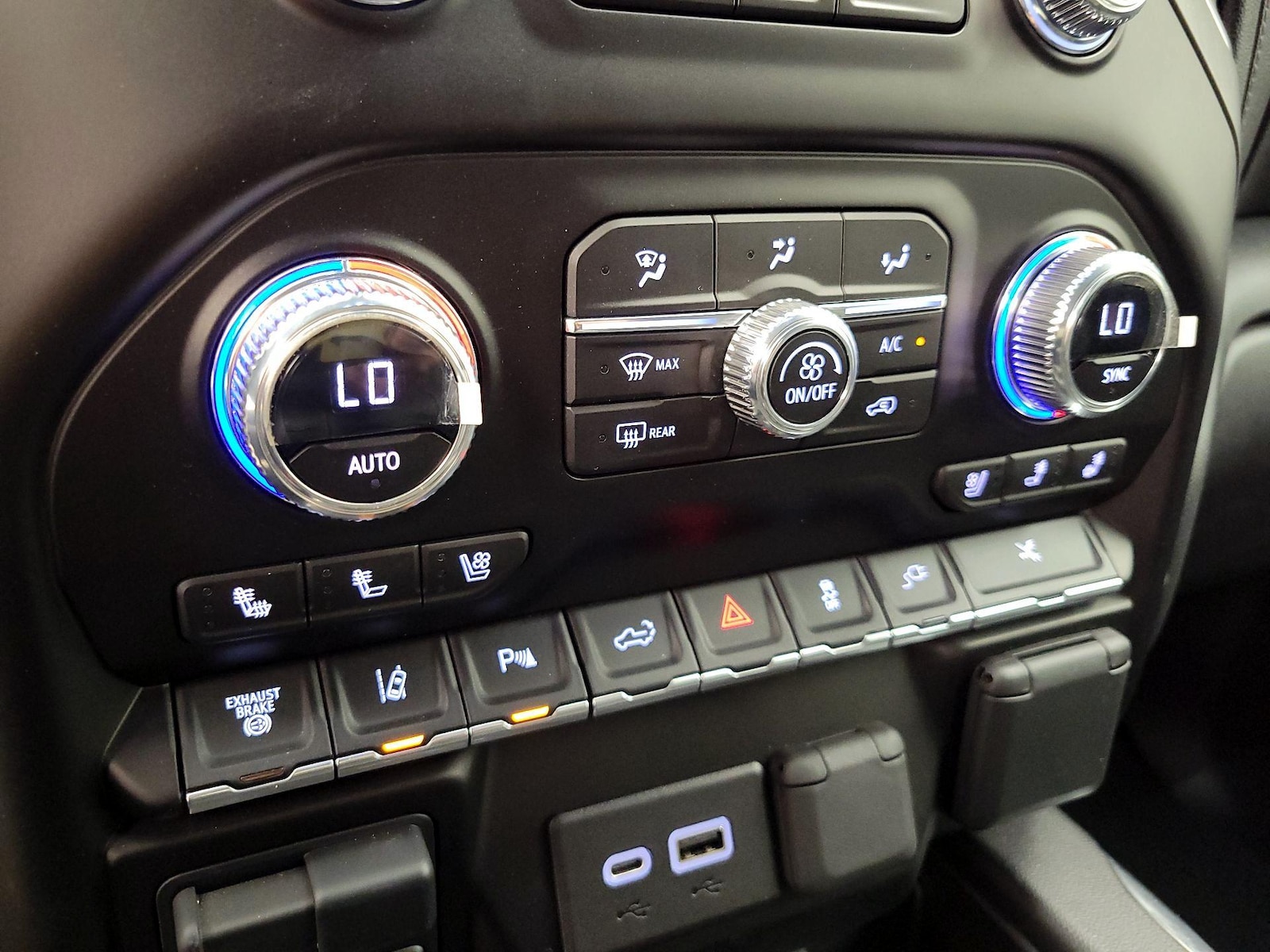 2023 GMC Sierra 3500 Denali HD Denali - Photo 17
