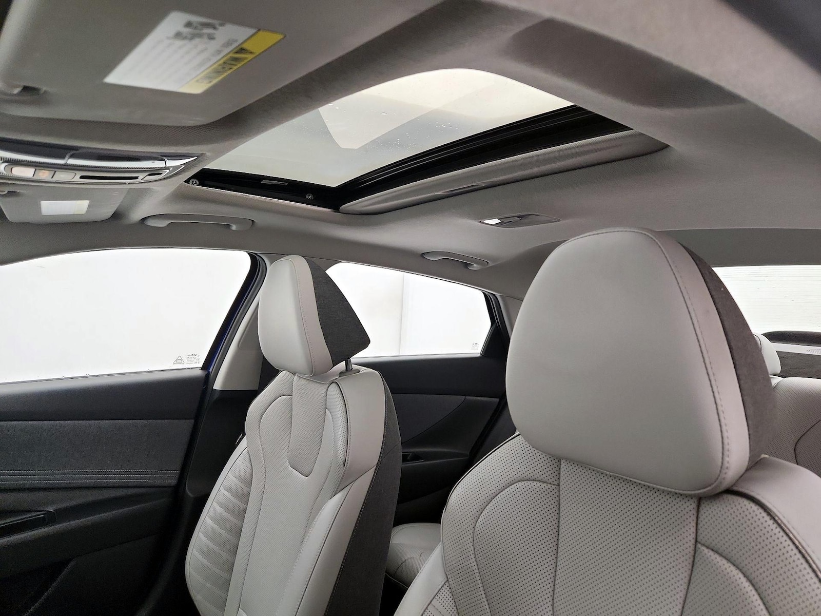 Sunroof(s) & Overhead Airbags
