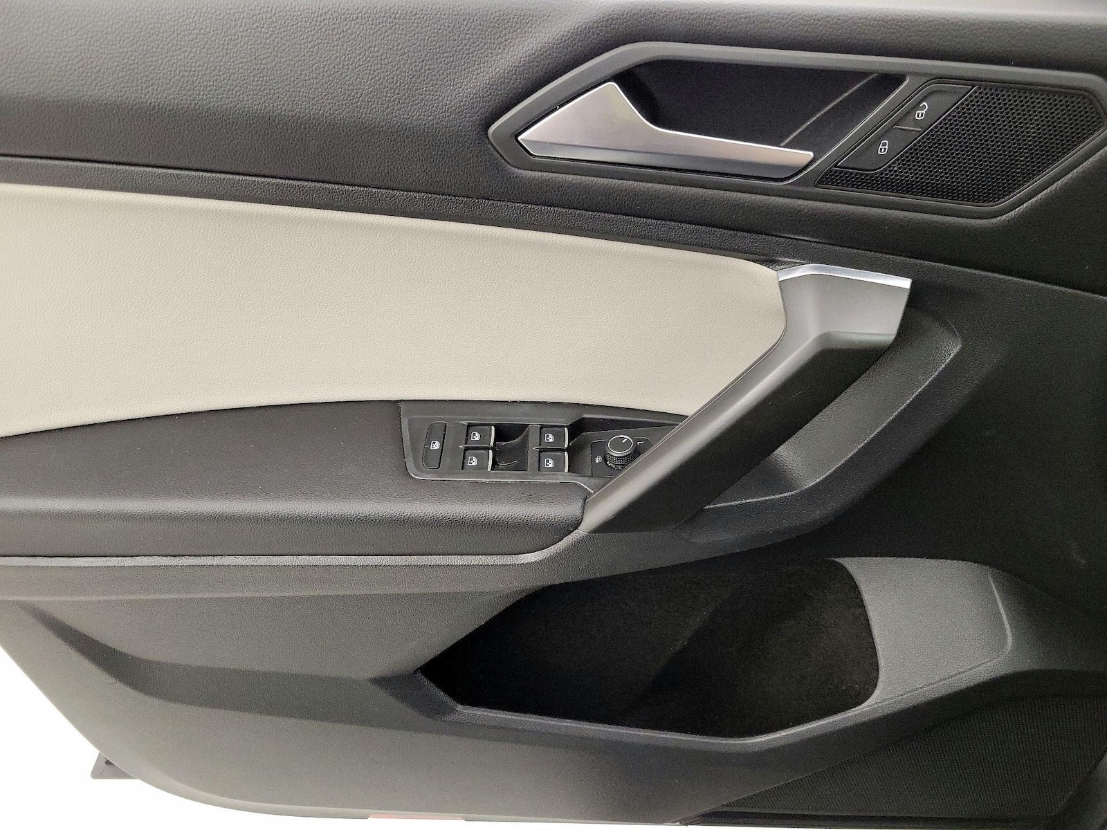 2021 Volkswagen Tiguan SE - Photo 13