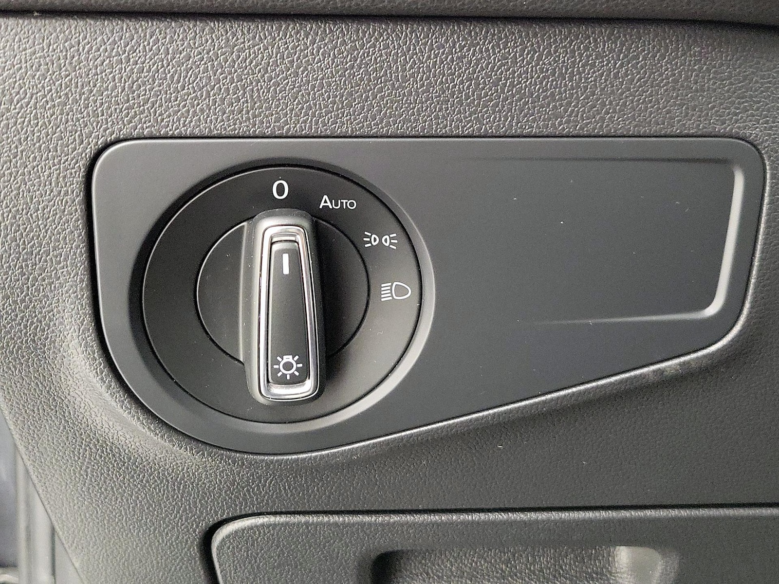 2021 Volkswagen Tiguan SE - Photo 14