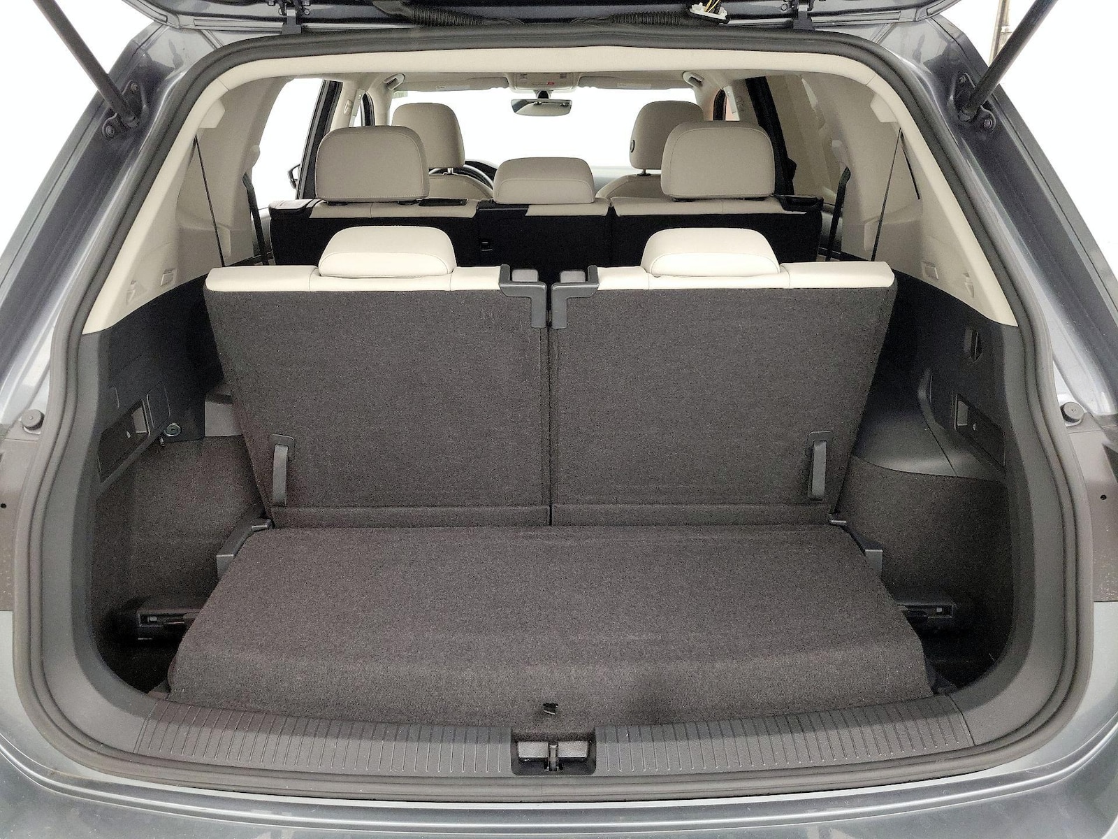 2021 Volkswagen Tiguan SE - Photo 22