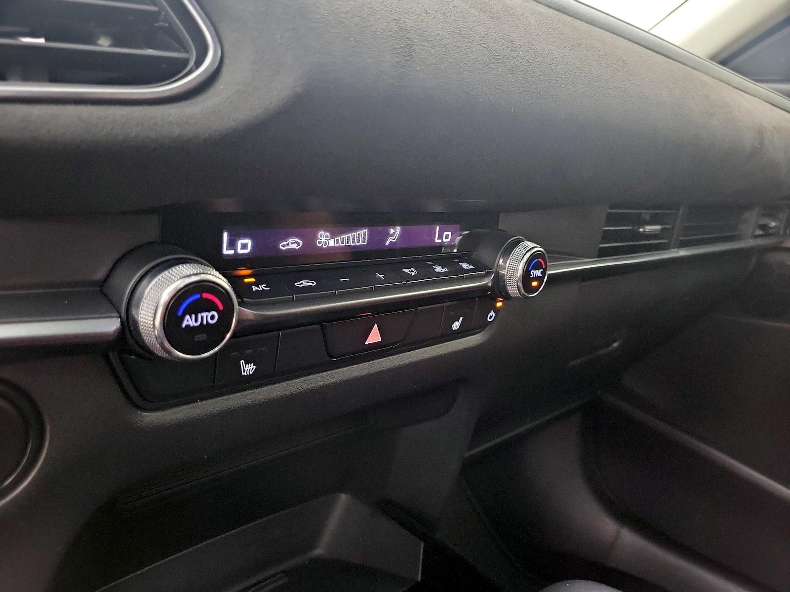 2024 Mazda CX-30 Carbon Turbo - Photo 18
