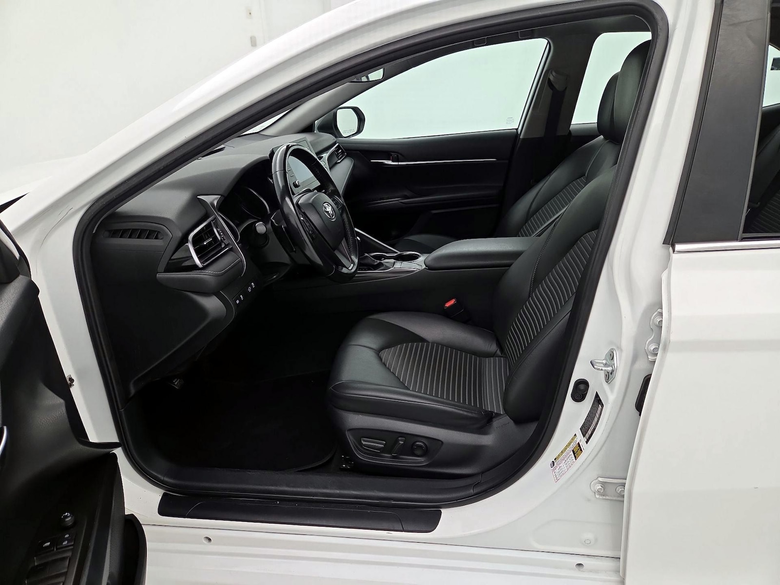 Power Seat(s) & Side Airbags