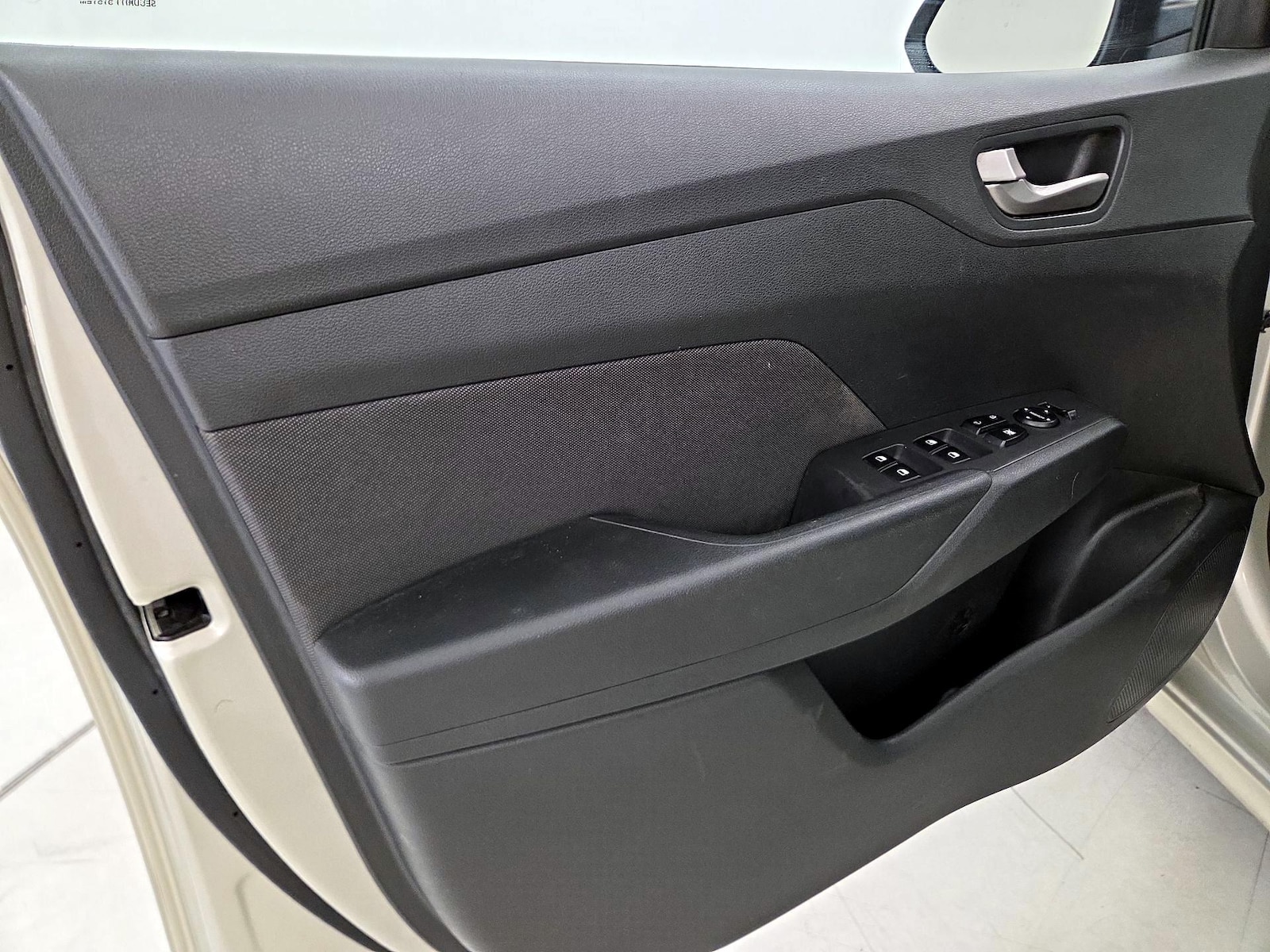 2019 Hyundai Accent SE - Photo 13