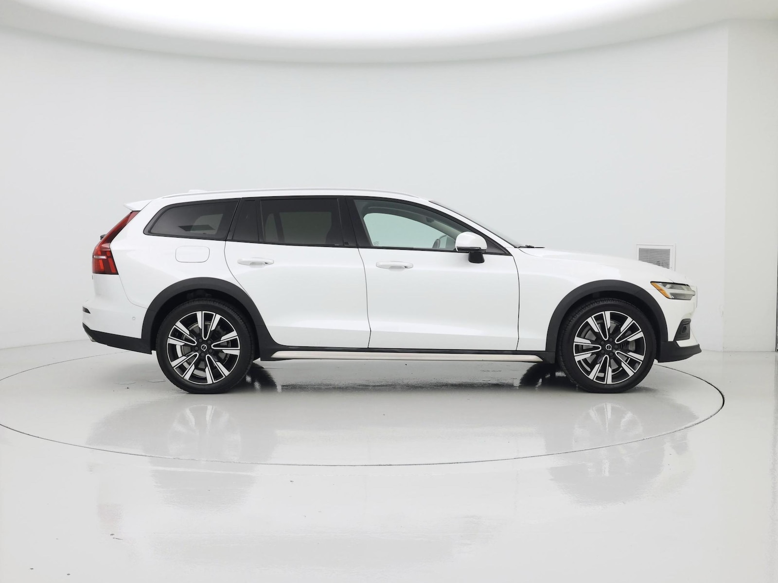 2021 Volvo V60 Cross Country Base - Photo 8