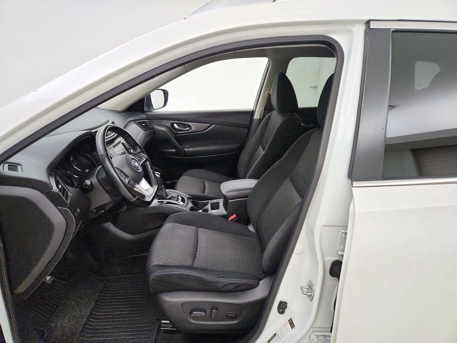 2020 Nissan Rogue SV - Photo 12