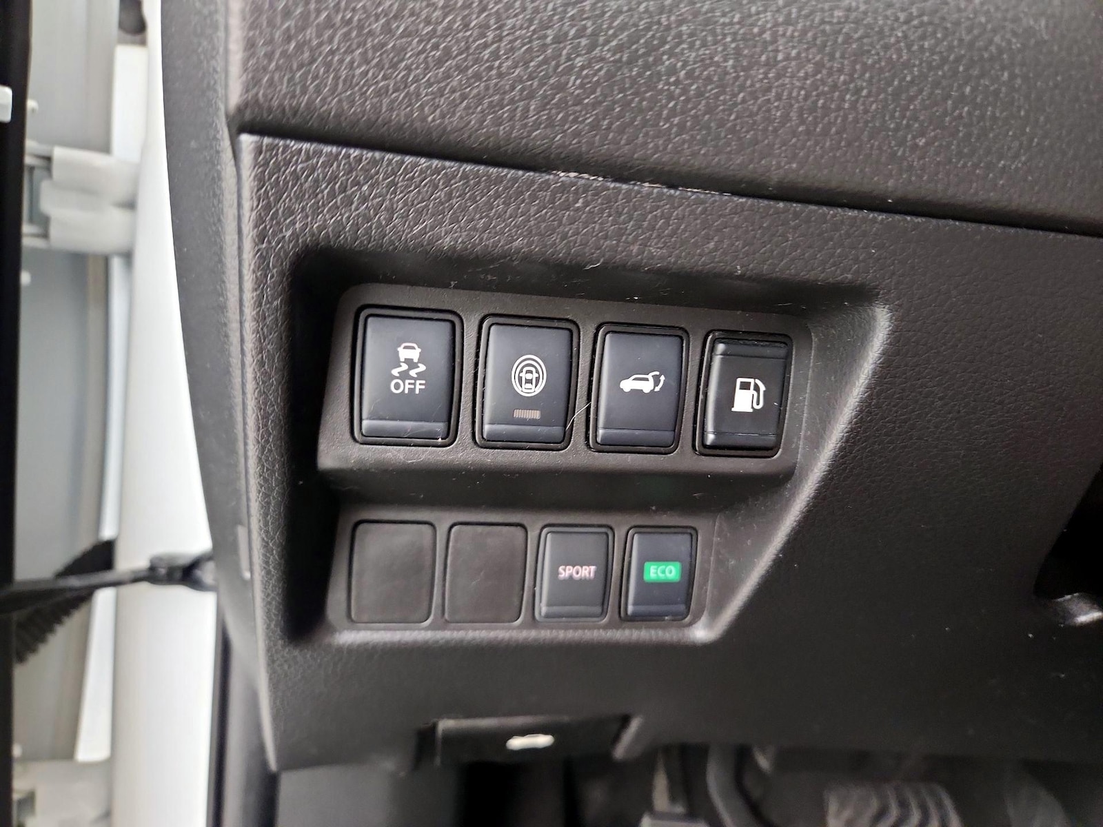 2020 Nissan Rogue SV - Photo 14