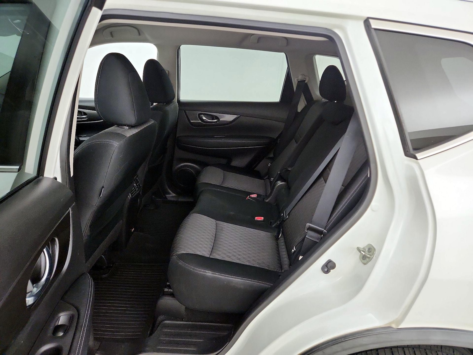 2020 Nissan Rogue SV - Photo 20