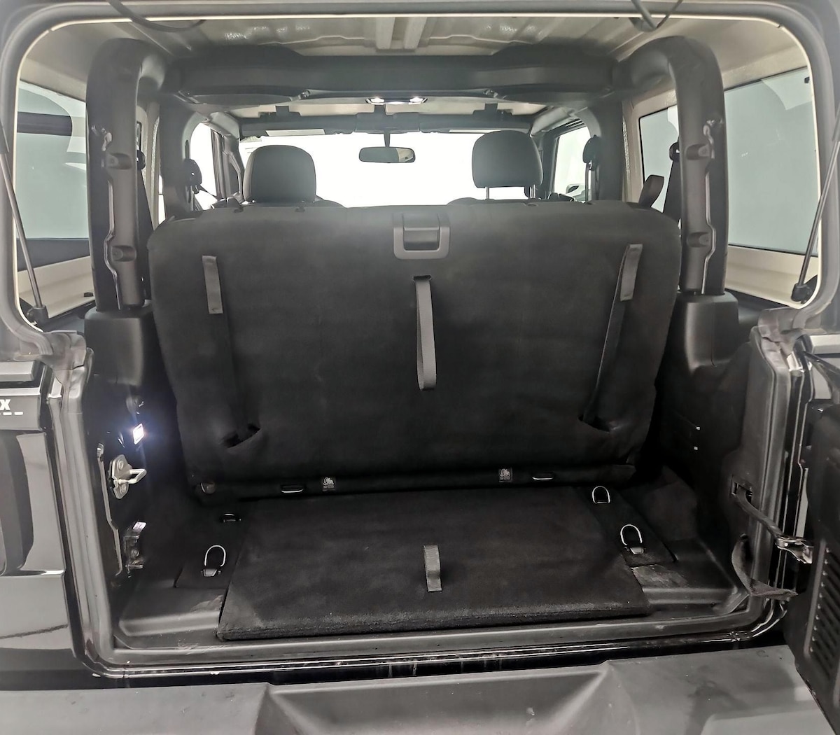 Trunk/Cargo (Seats Up)