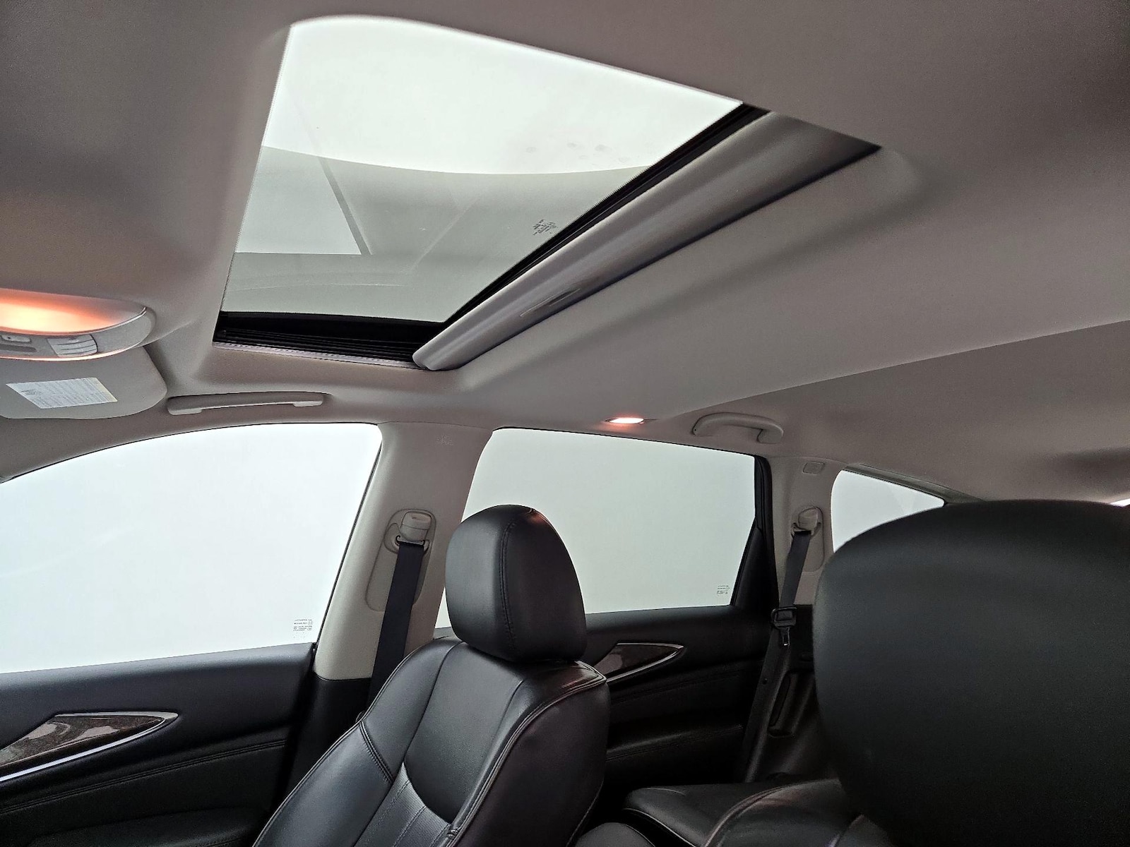 Sunroof(s) & Overhead Airbags