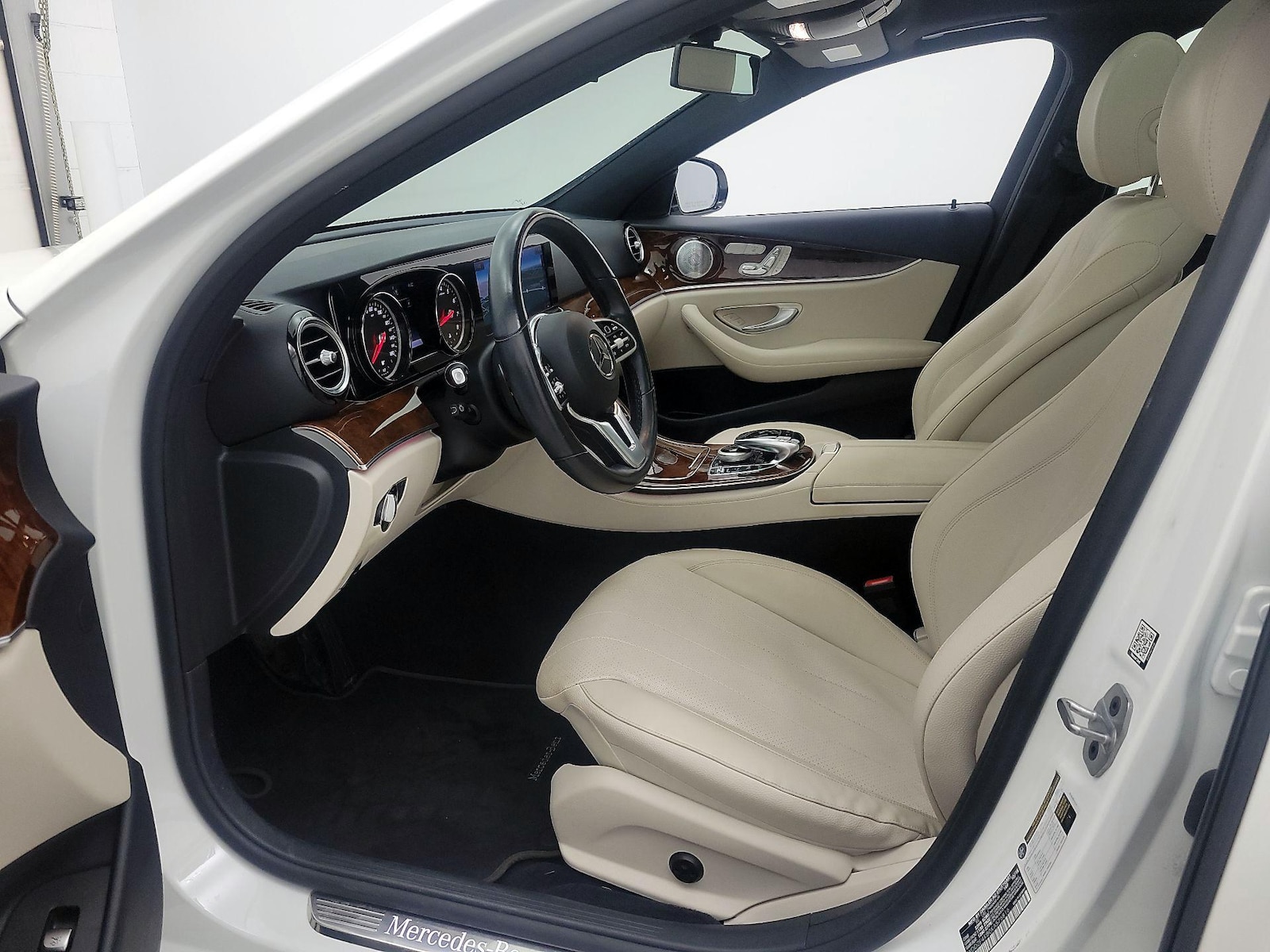 2019 Mercedes-Benz E-Class E300 - Photo 12