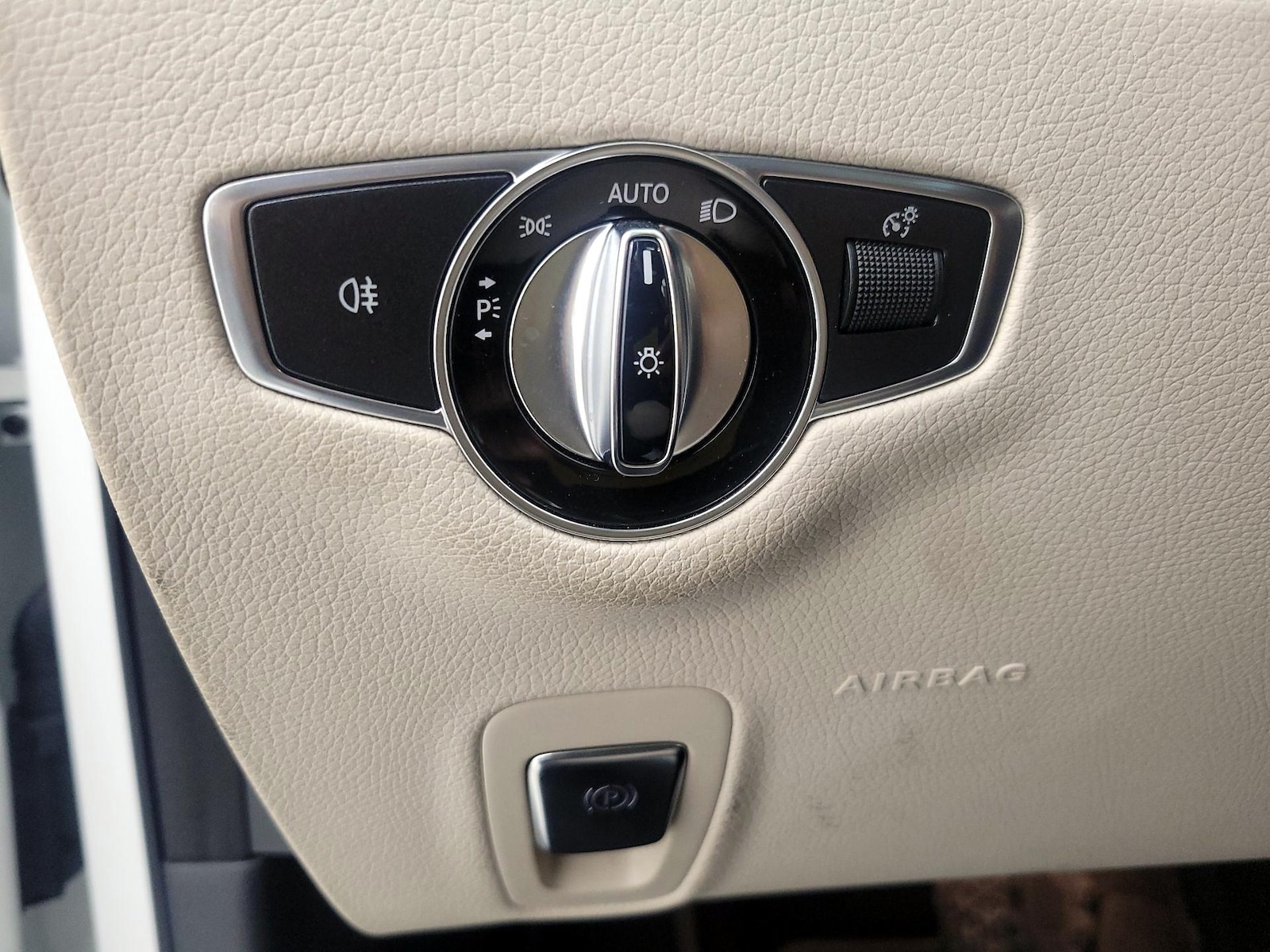2019 Mercedes-Benz E-Class E300 - Photo 14