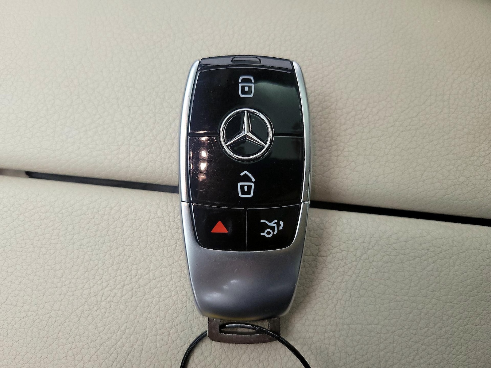 2019 Mercedes-Benz E-Class E300 - Photo 25