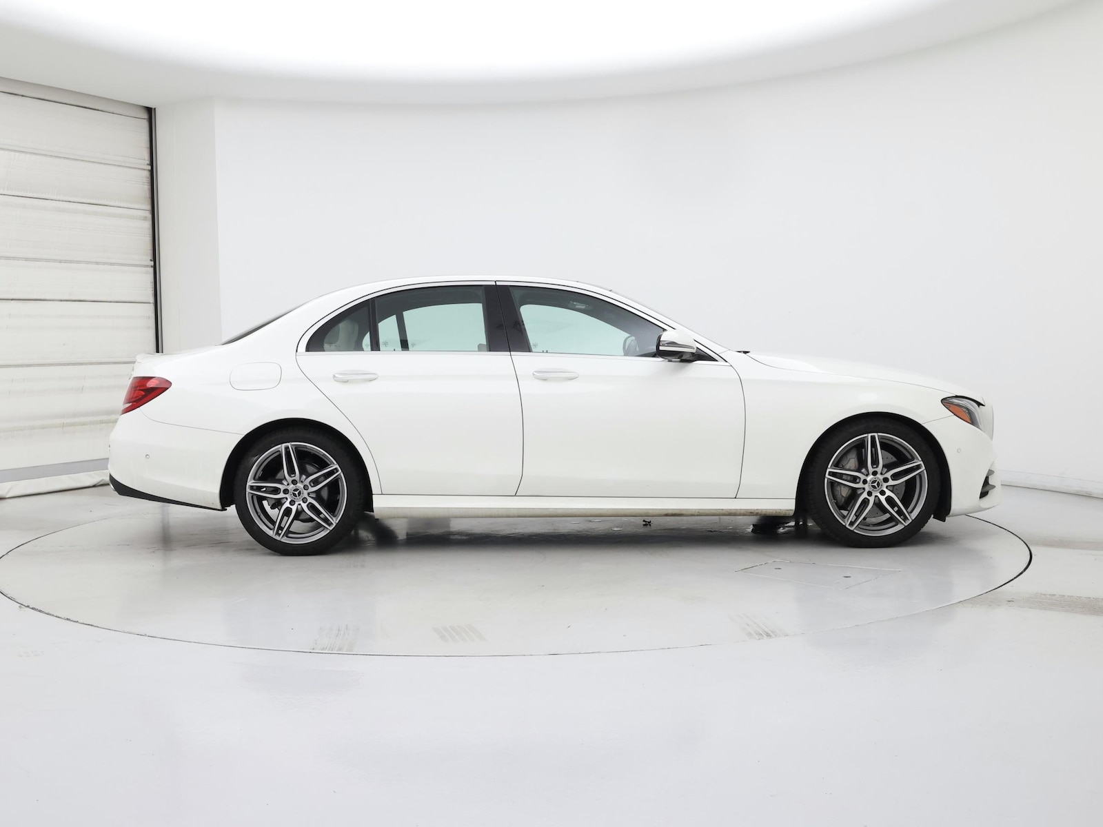 2019 Mercedes-Benz E-Class E300 - Photo 8