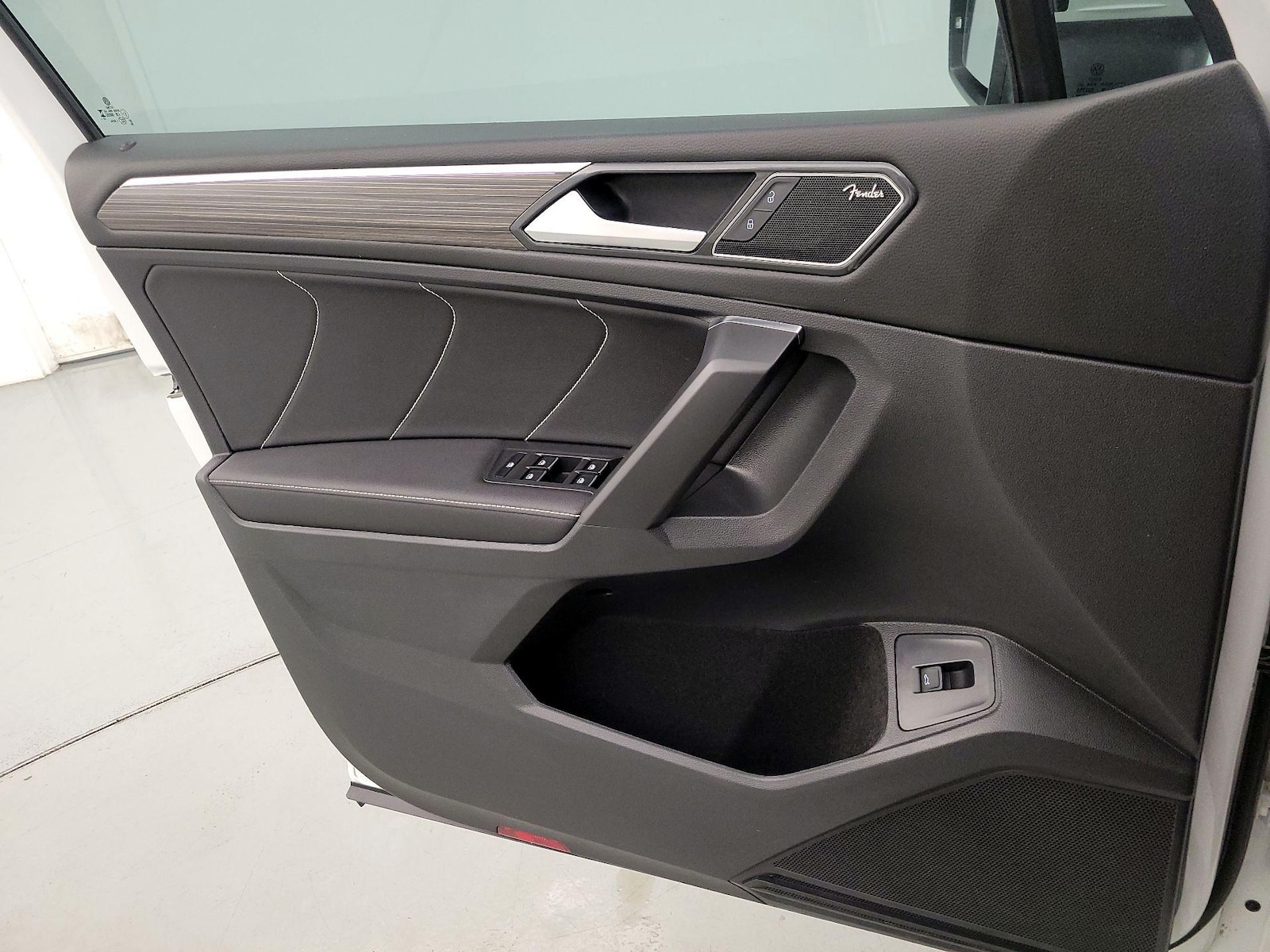 2023 Volkswagen Tiguan SEL R-LINE - Photo 13