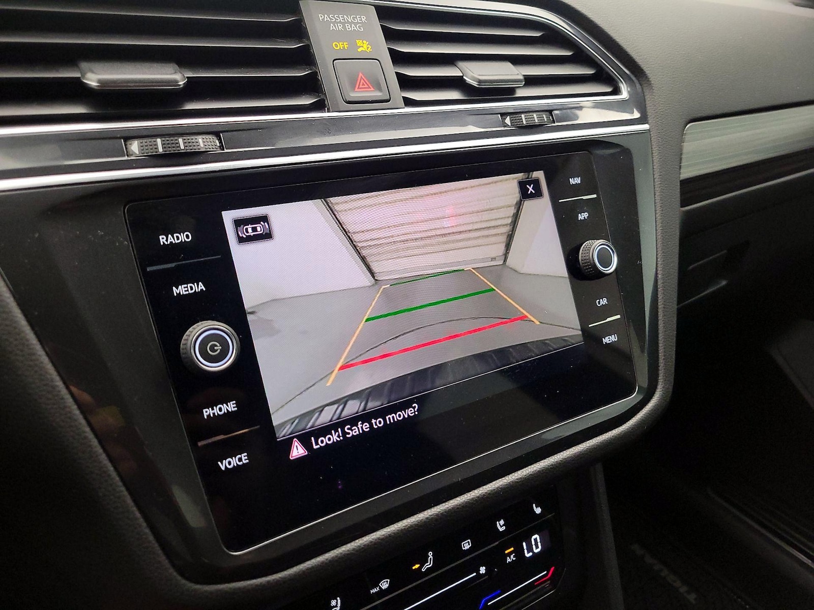 2023 Volkswagen Tiguan SEL R-LINE - Photo 16