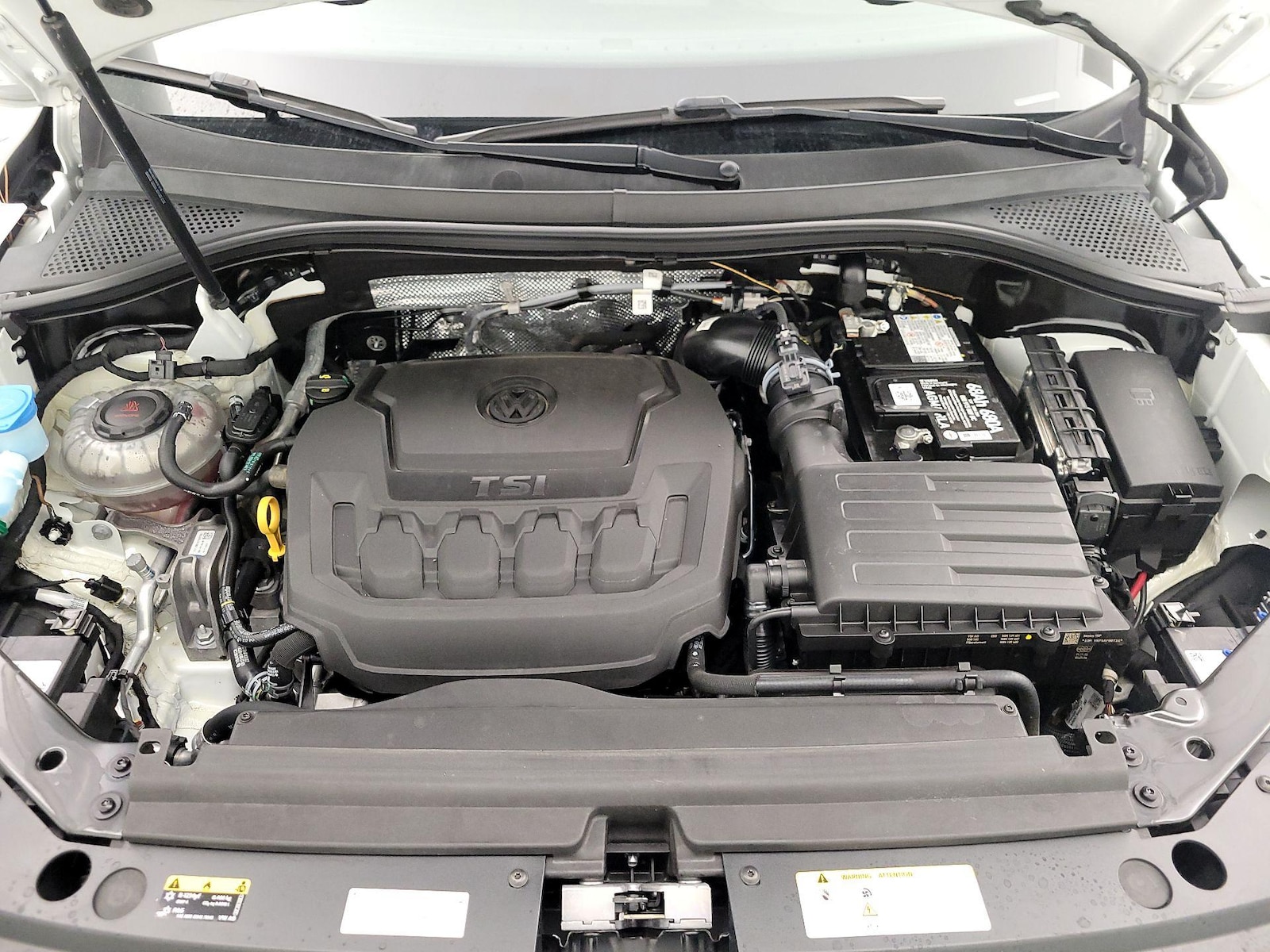 2023 Volkswagen Tiguan SEL R-LINE - Photo 24