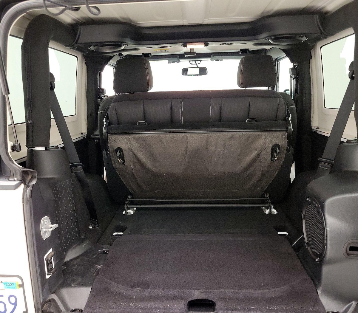 Trunk/Cargo (Seats Up)
