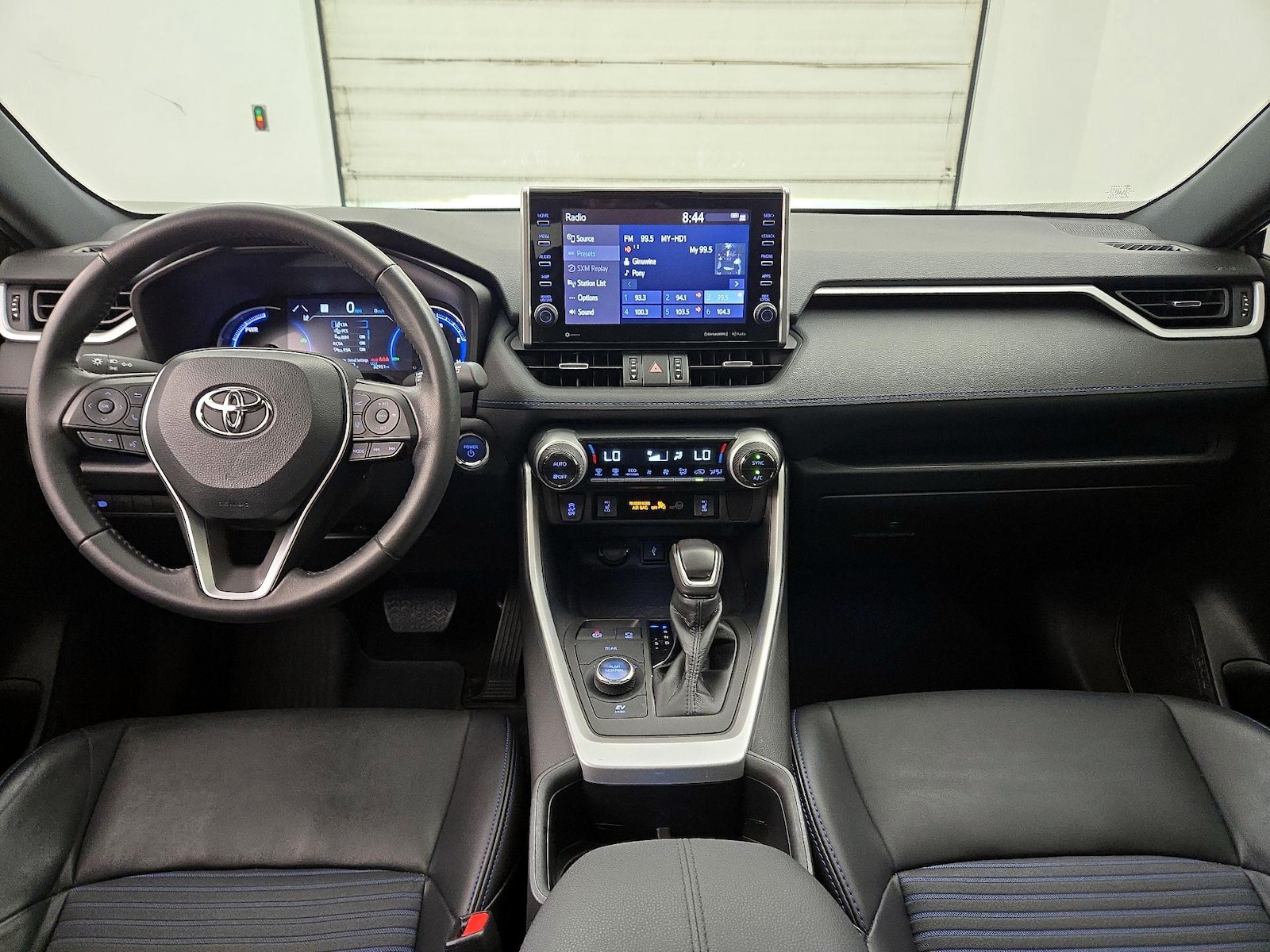 2022 Toyota RAV4 XSE - Photo 10