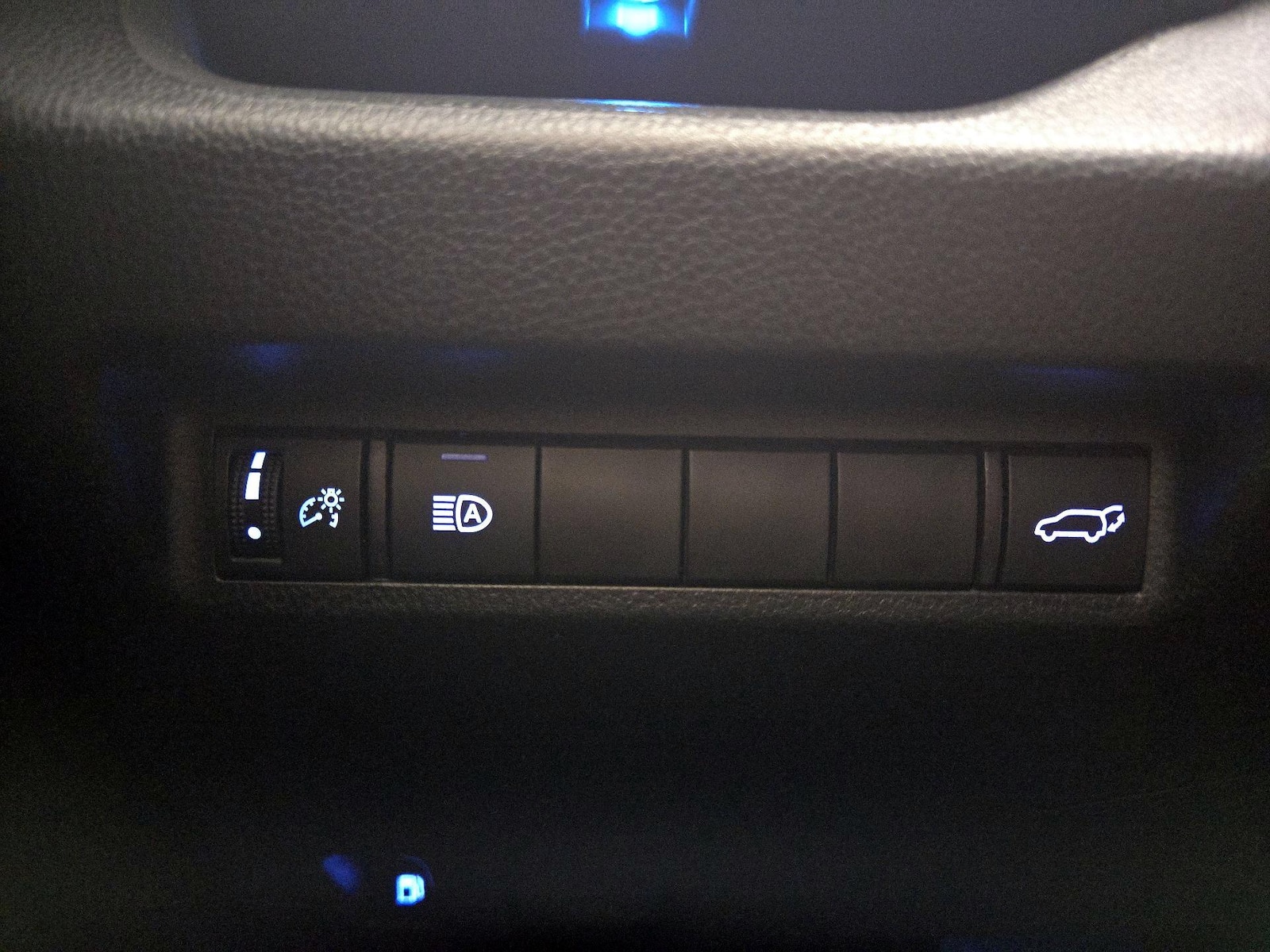 2022 Toyota RAV4 XSE - Photo 14