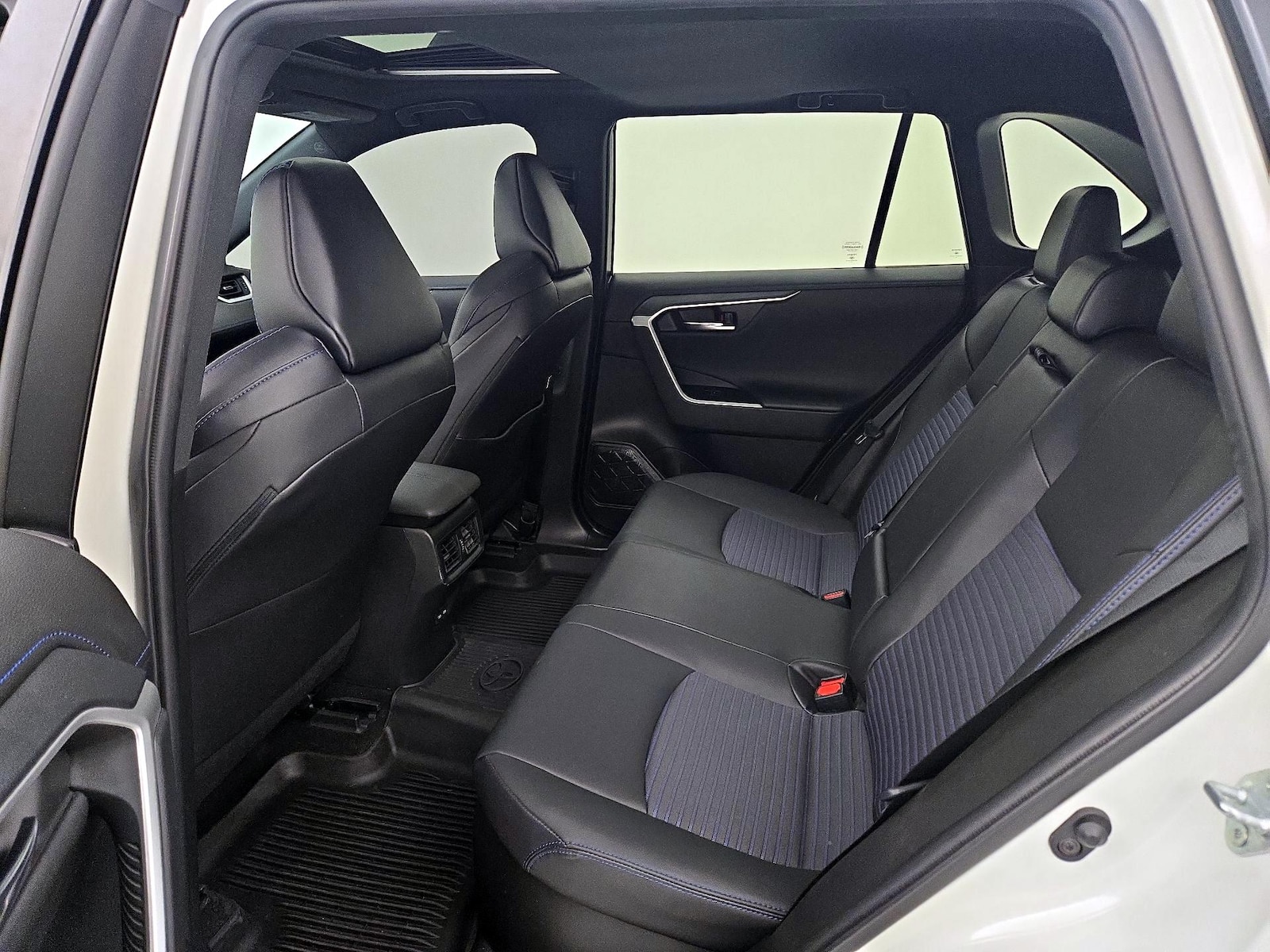 2022 Toyota RAV4 XSE - Photo 21