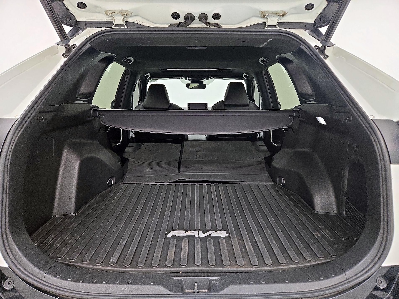 2022 Toyota RAV4 XSE - Photo 23