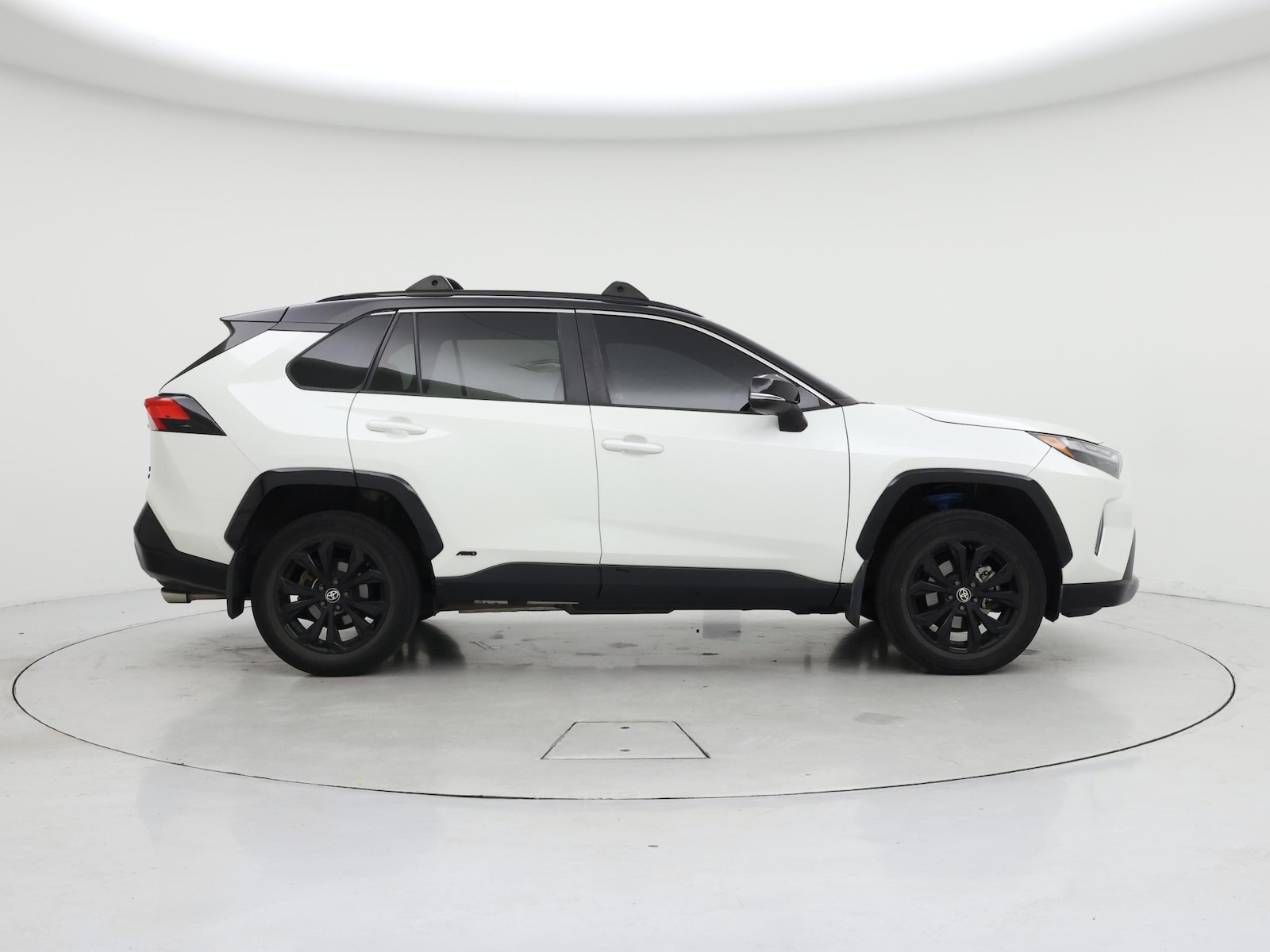 2022 Toyota RAV4 XSE - Photo 8