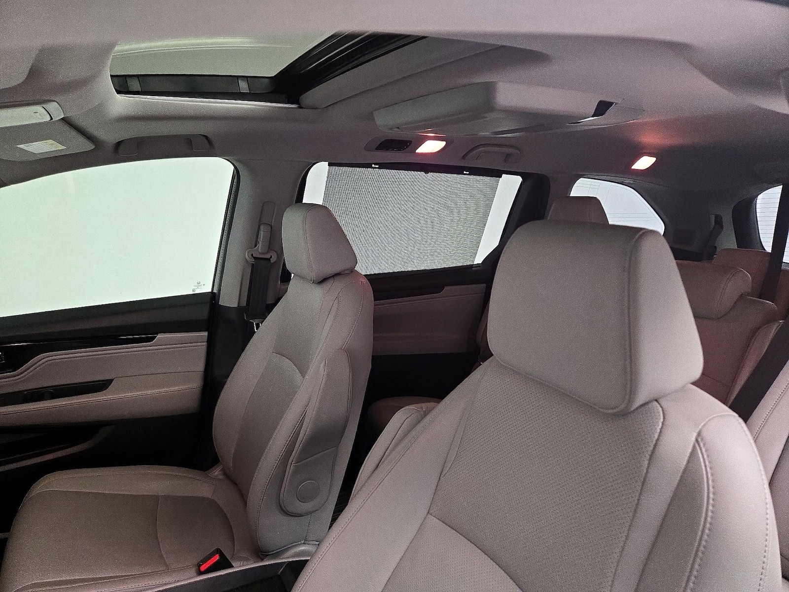 Sunroof(s) & Overhead Airbags