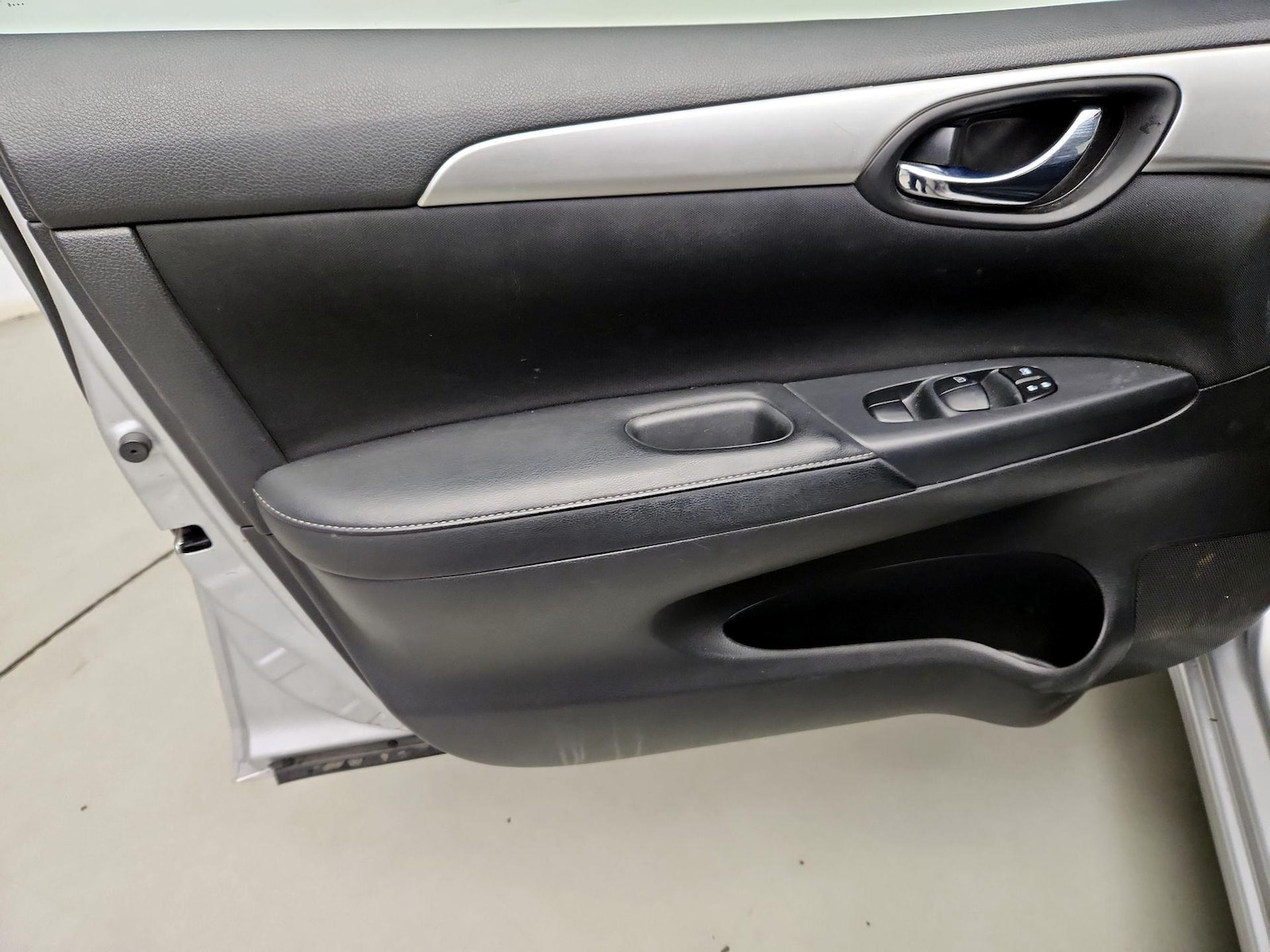 2016 Nissan Sentra S - Photo 13