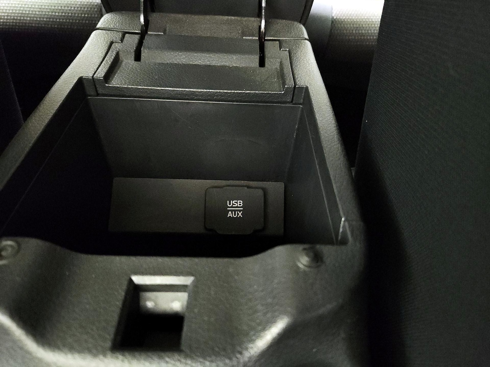2016 Nissan Sentra S - Photo 18