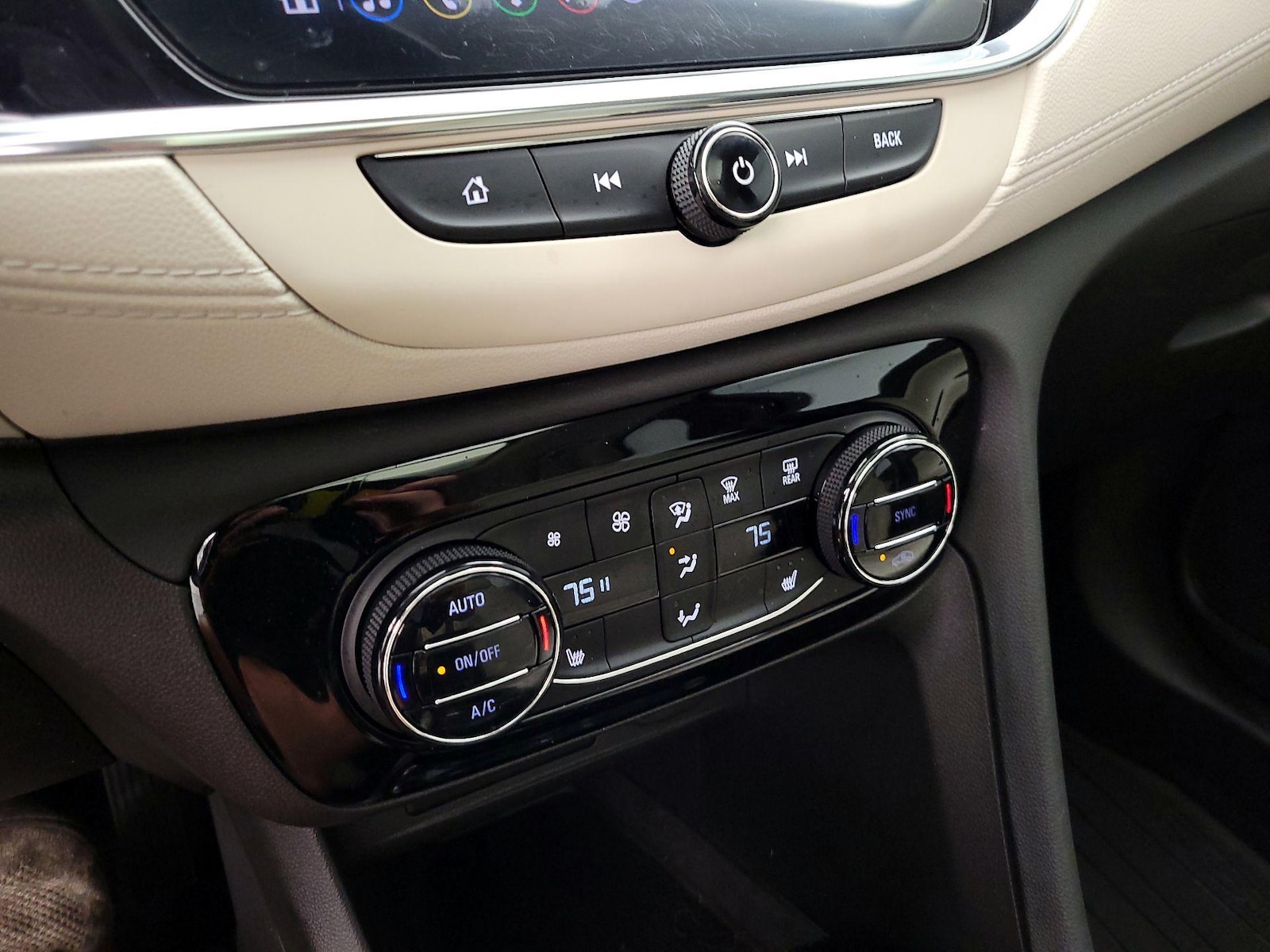 2023 Buick Encore GX Essence - Photo 17