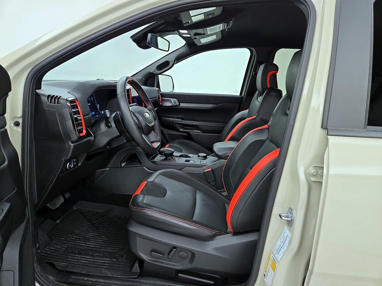 2025 Ford Ranger Raptor - Photo 12