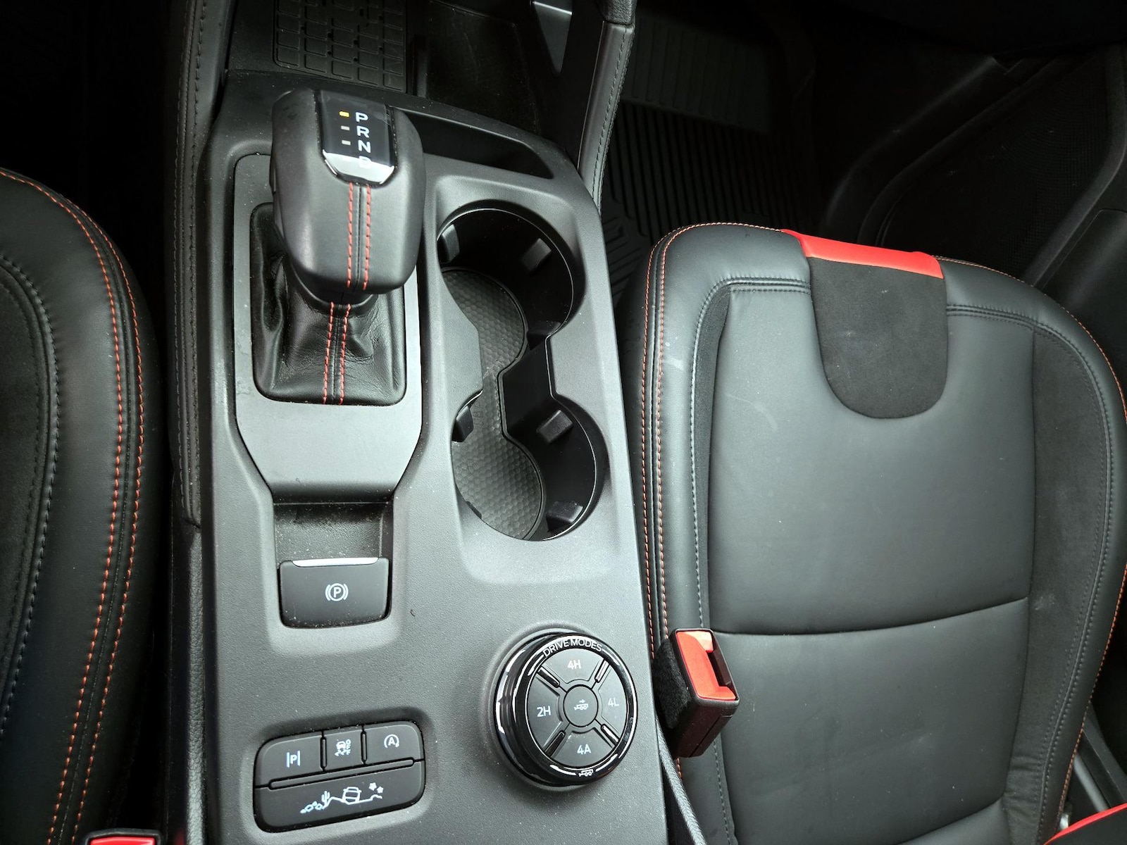 2025 Ford Ranger Raptor - Photo 19