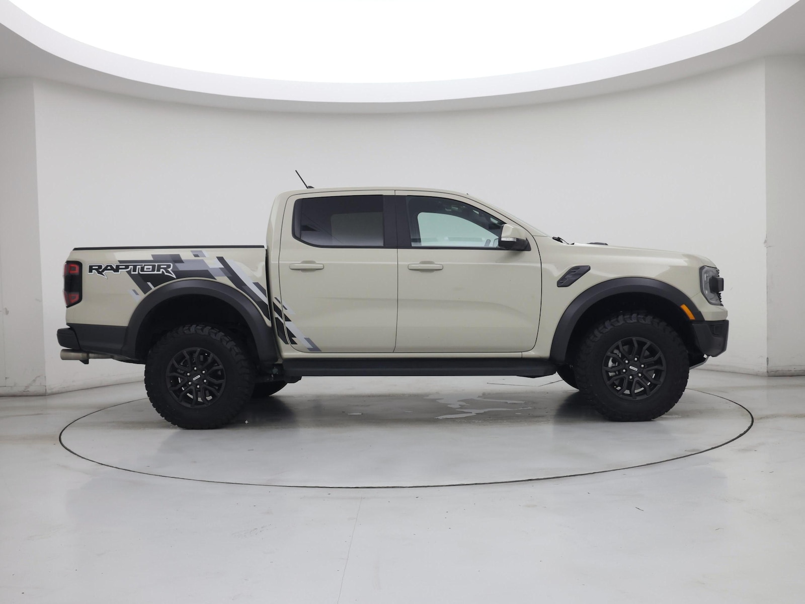 2025 Ford Ranger Raptor - Photo 8