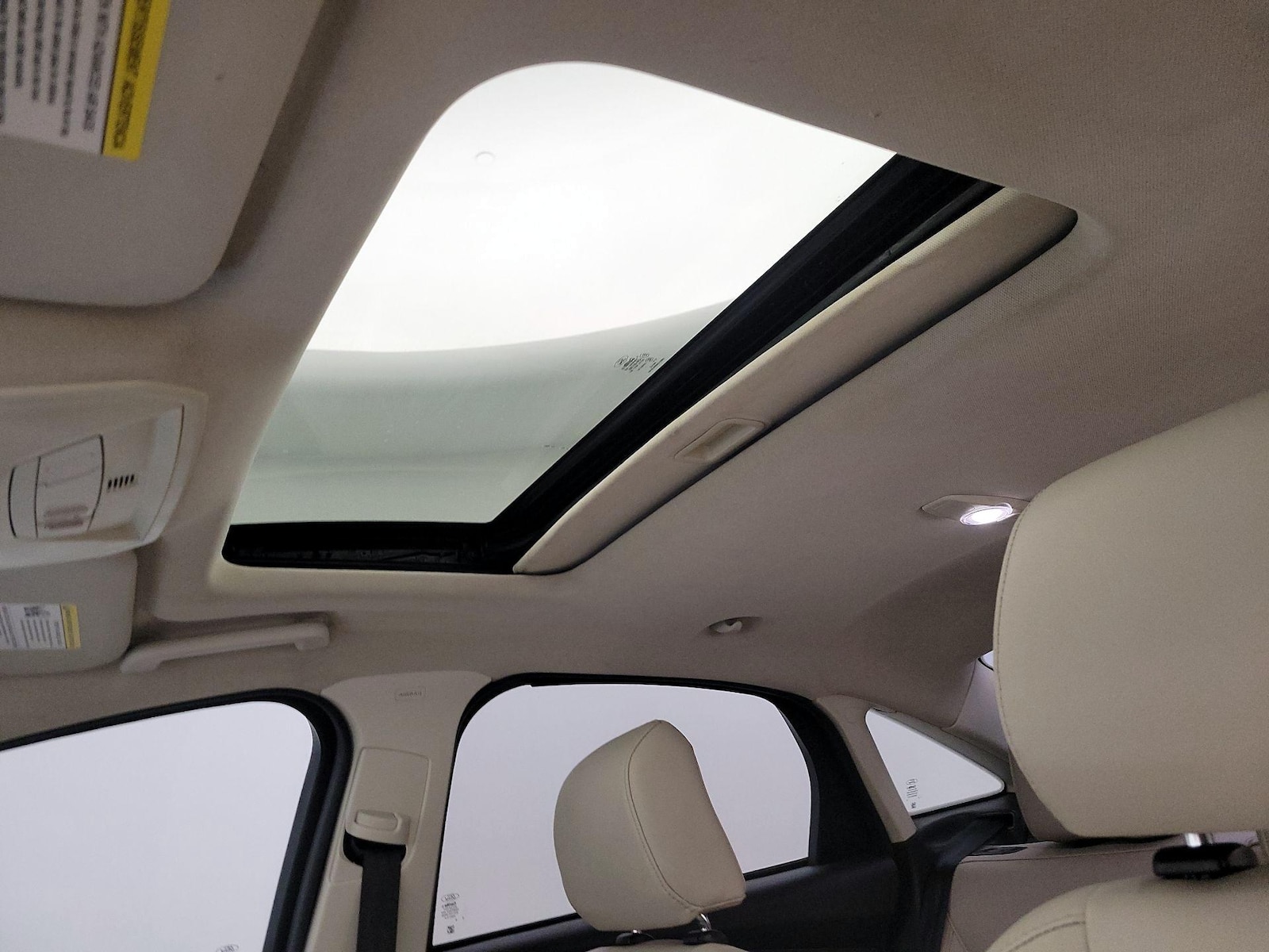 Sunroof(s) & Overhead Airbags