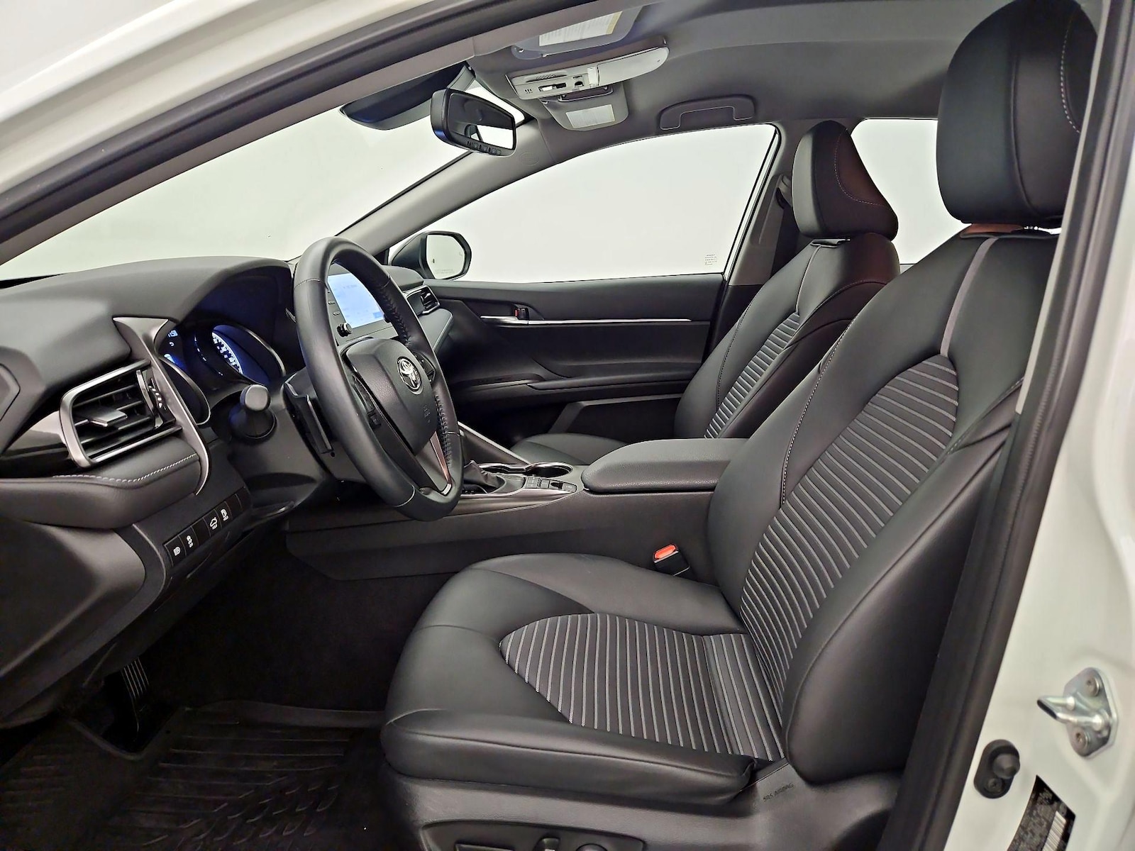 Power Seat(s) & Side Airbags