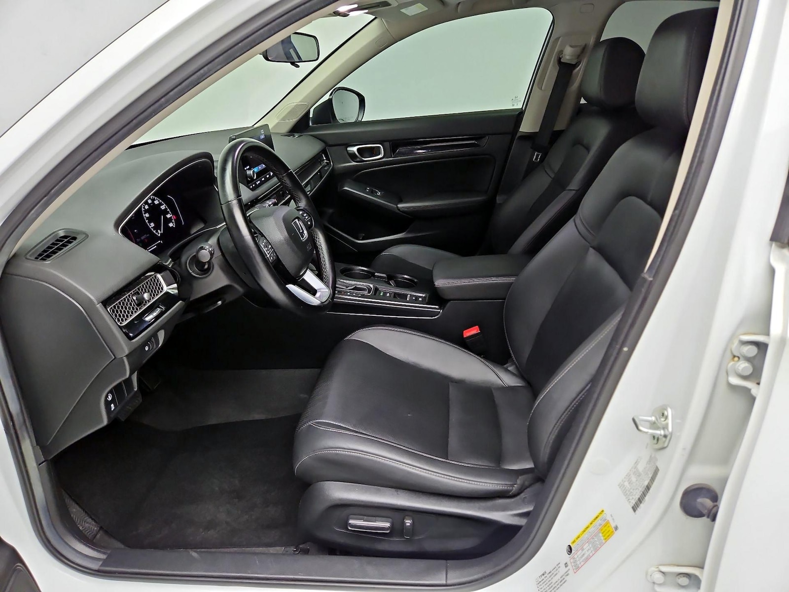 2024 Honda Civic Hatchback EX-L - Photo 12