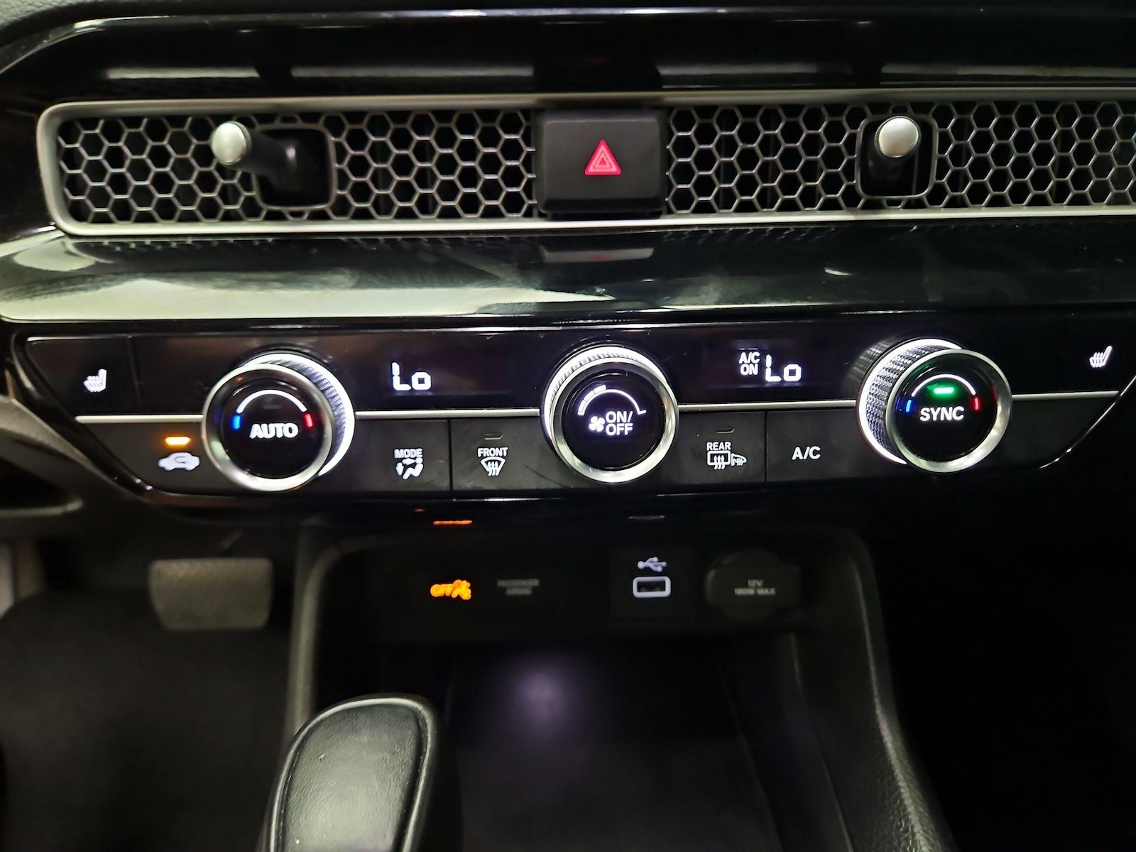 2024 Honda Civic Hatchback EX-L - Photo 17