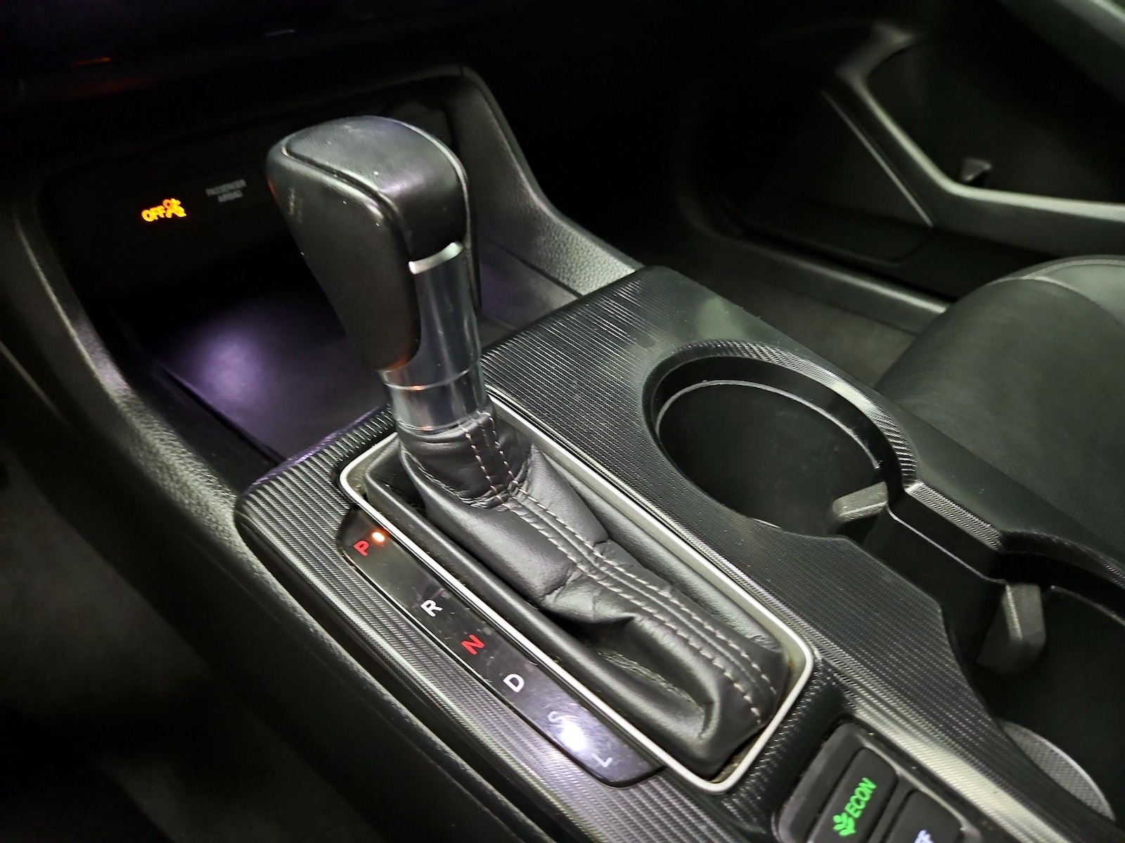 2024 Honda Civic Hatchback EX-L - Photo 18