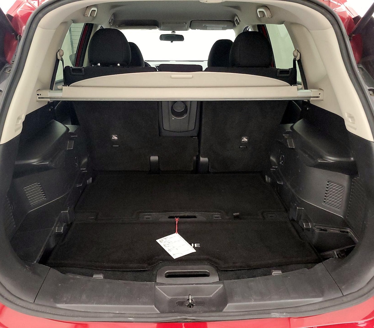 Trunk/Cargo (Seats Up)