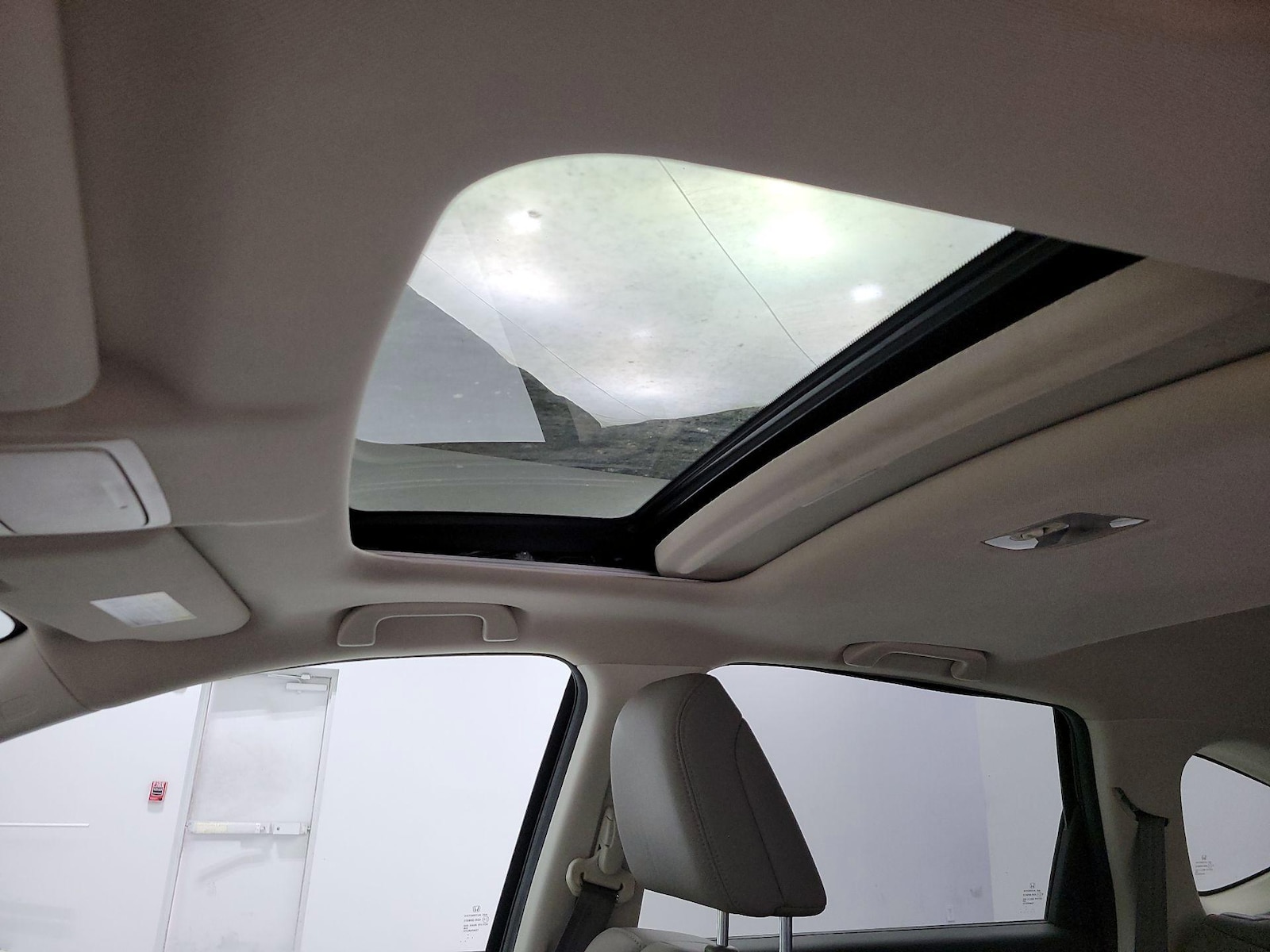 Sunroof(s) & Overhead Airbags