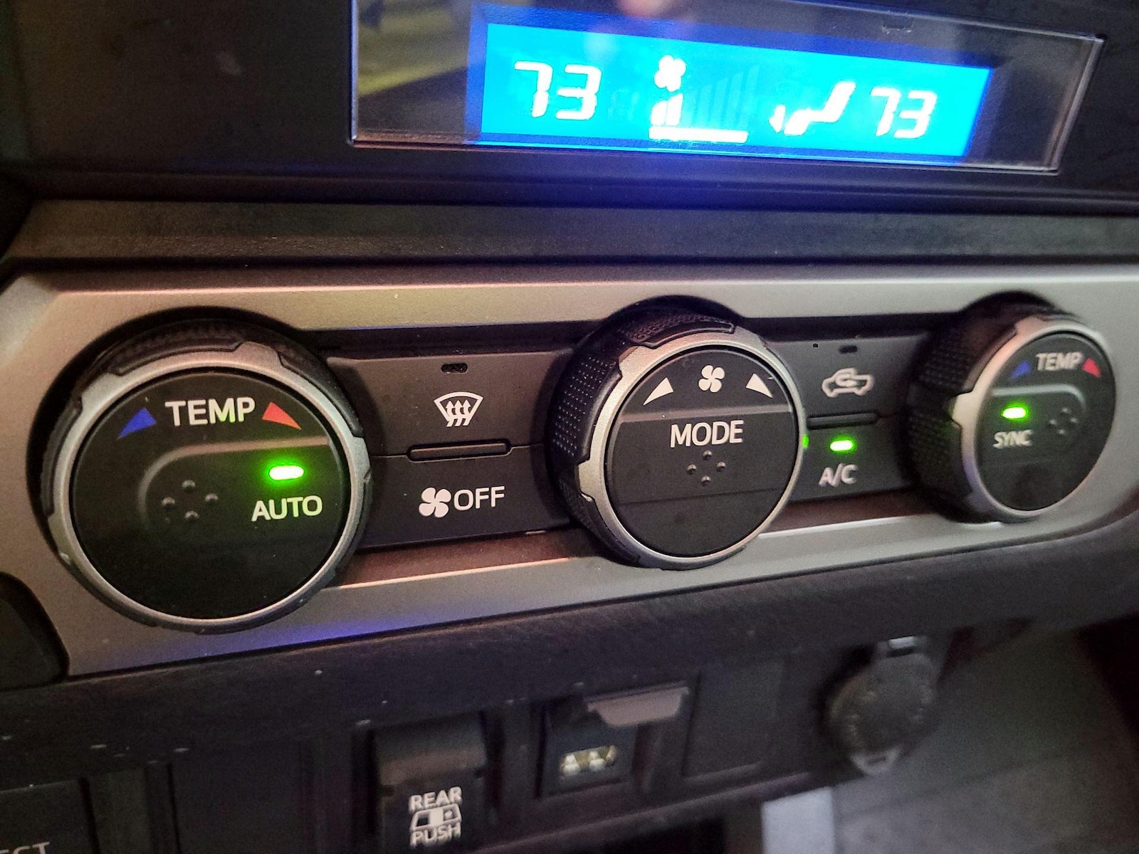 2021 Toyota Tacoma SR5 - Photo 18