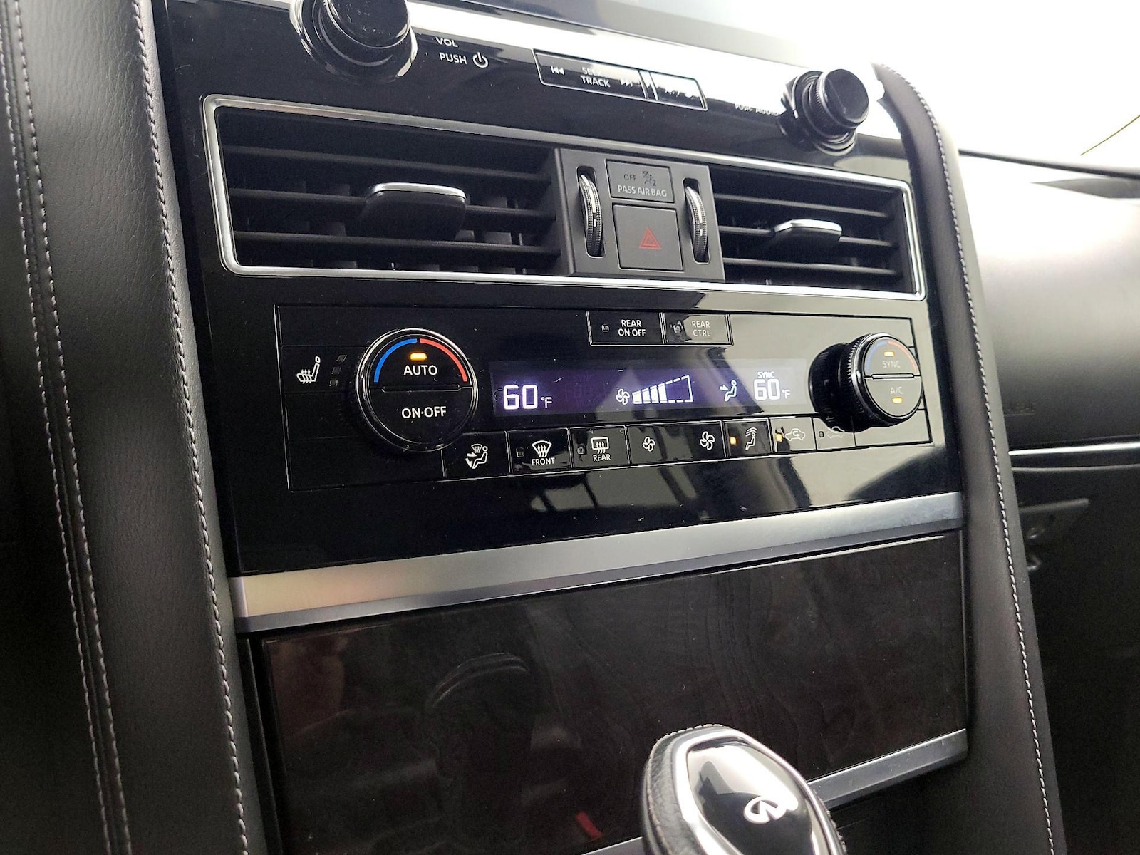 2024 INFINITI QX80 Luxe 4WD - Photo 17
