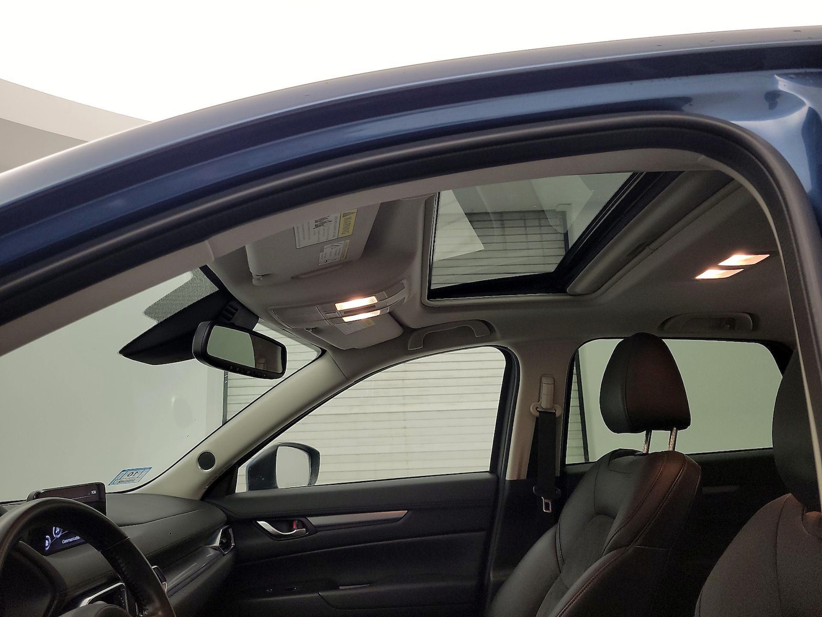 Sunroof(s) & Overhead Airbags