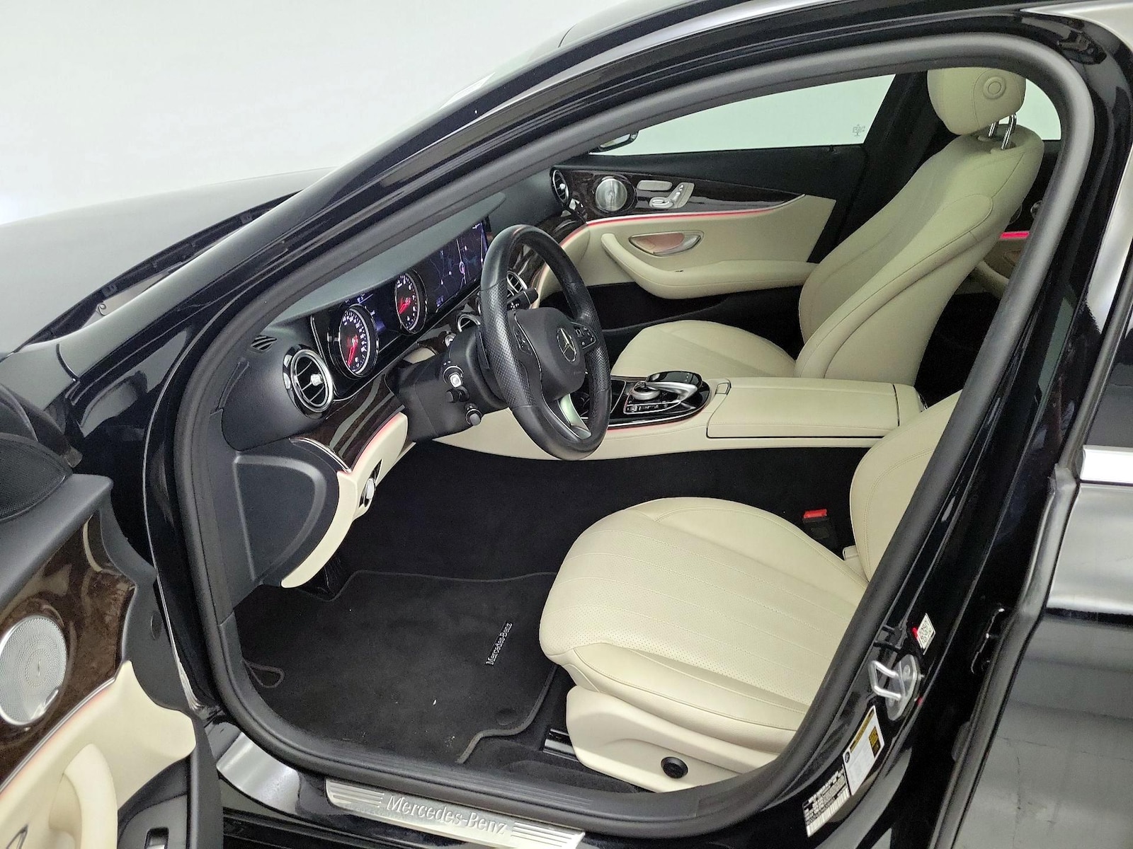 2017 Mercedes-Benz E-Class E300 - Photo 12