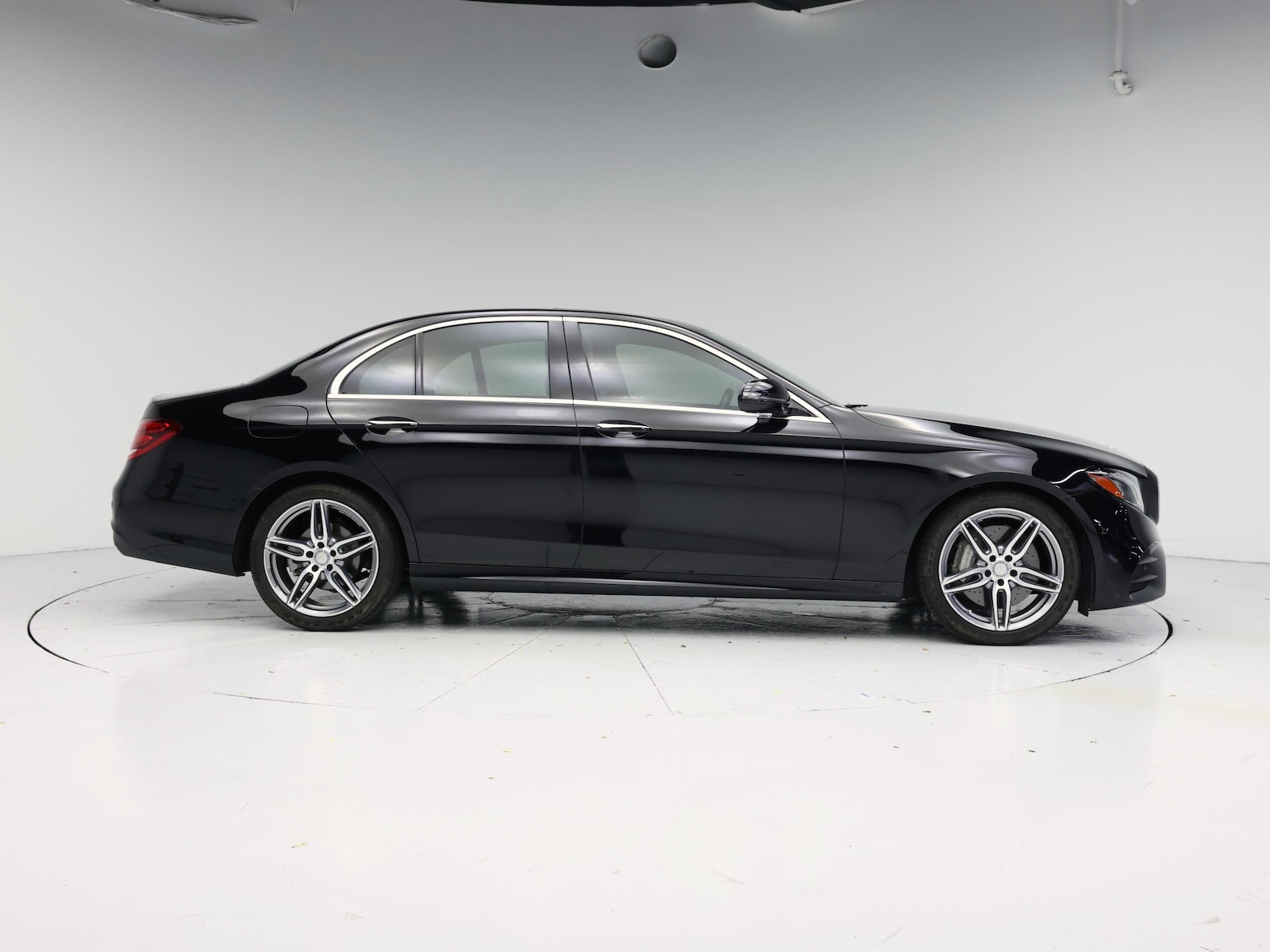 2017 Mercedes-Benz E-Class E300 - Photo 8