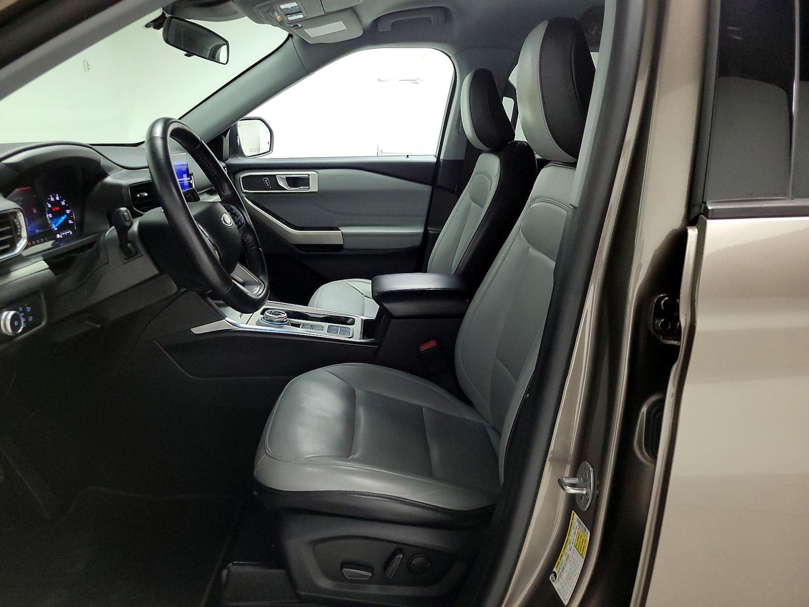 2021 Ford Explorer XLT - Photo 12