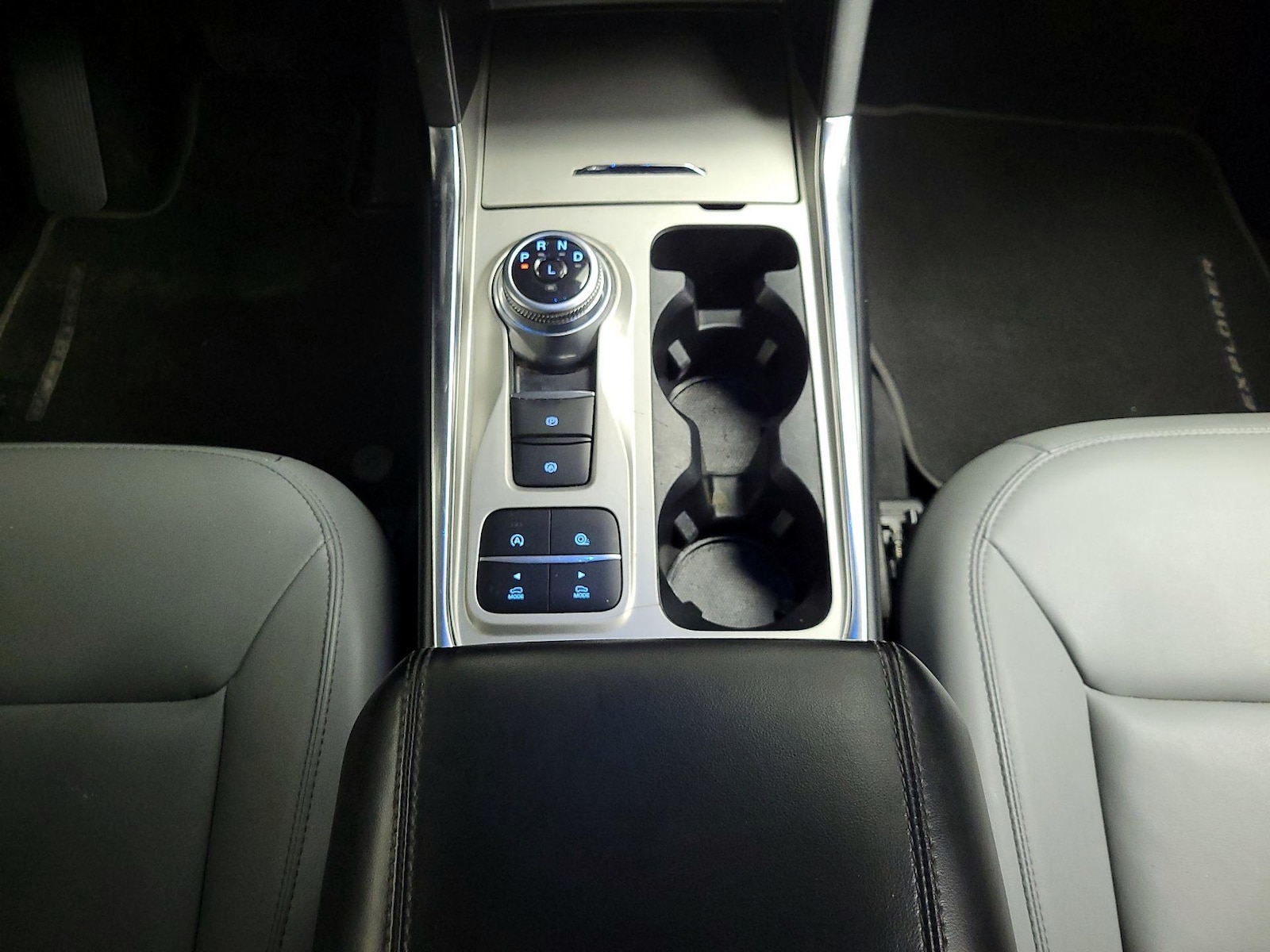 2021 Ford Explorer XLT - Photo 19
