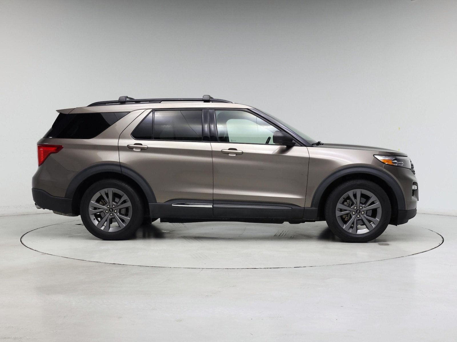 2021 Ford Explorer XLT - Photo 8