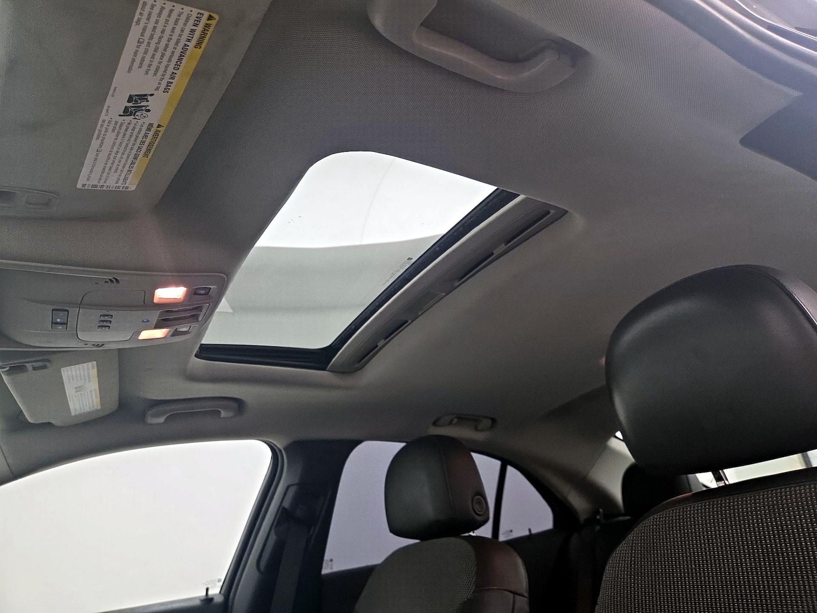 Sunroof(s) & Overhead Airbags
